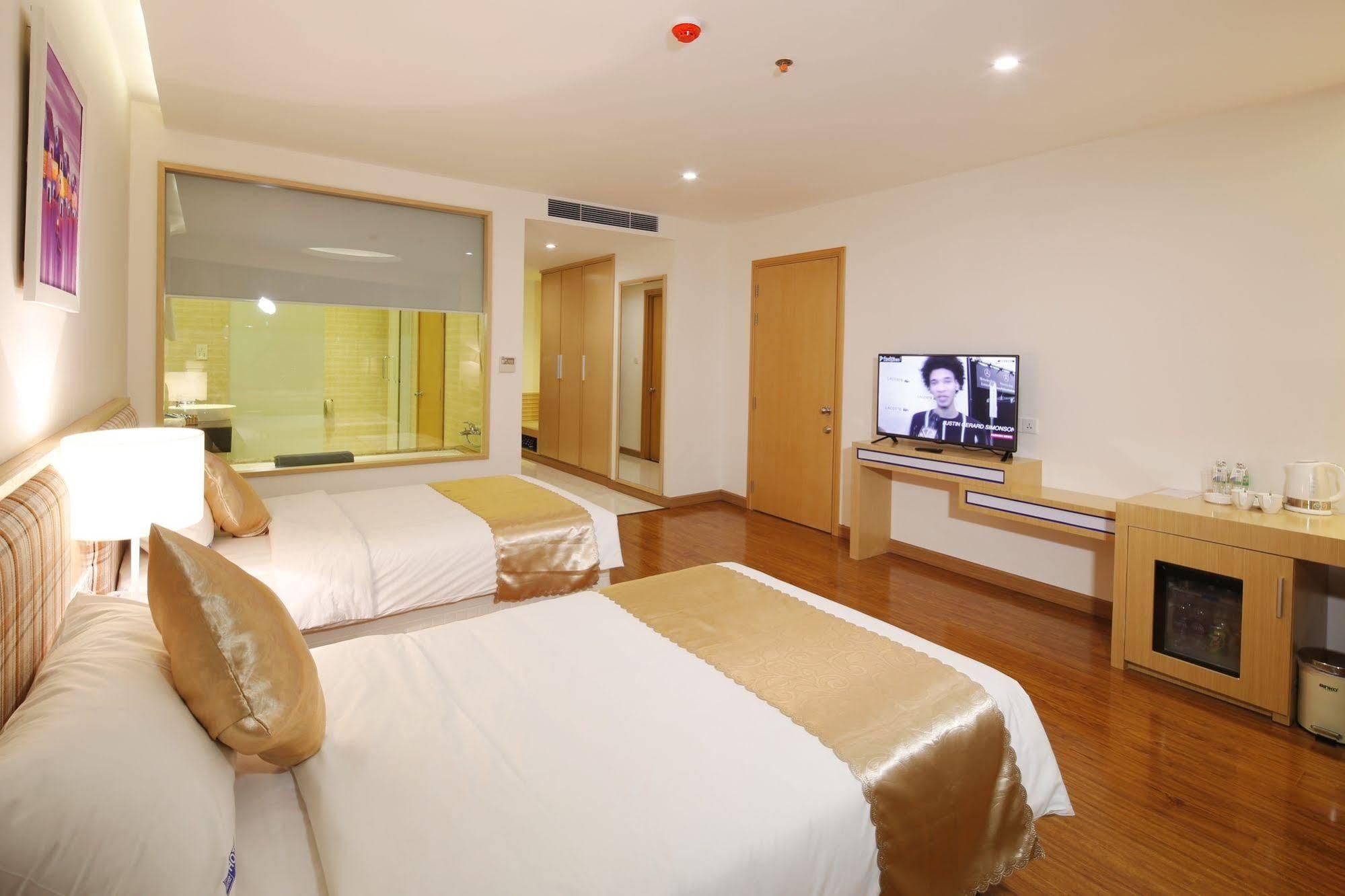 Bavico International 4*