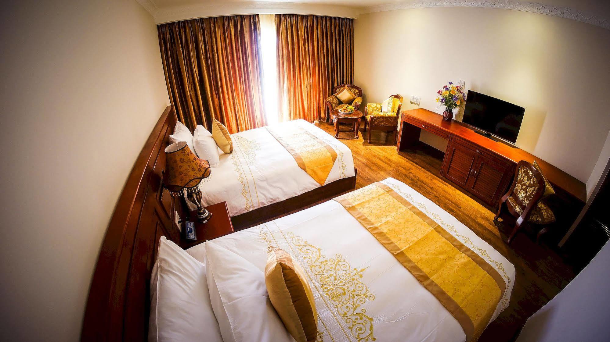 Palace Hotel 4*