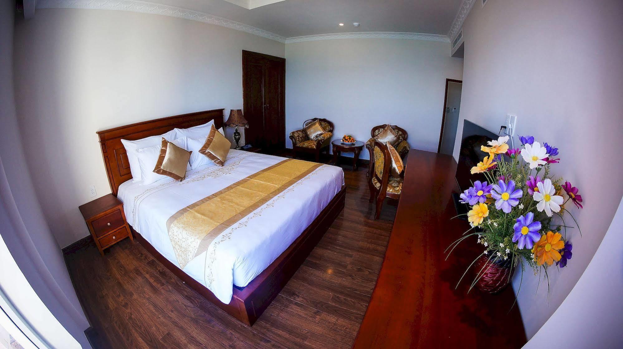 Palace Hotel 4*