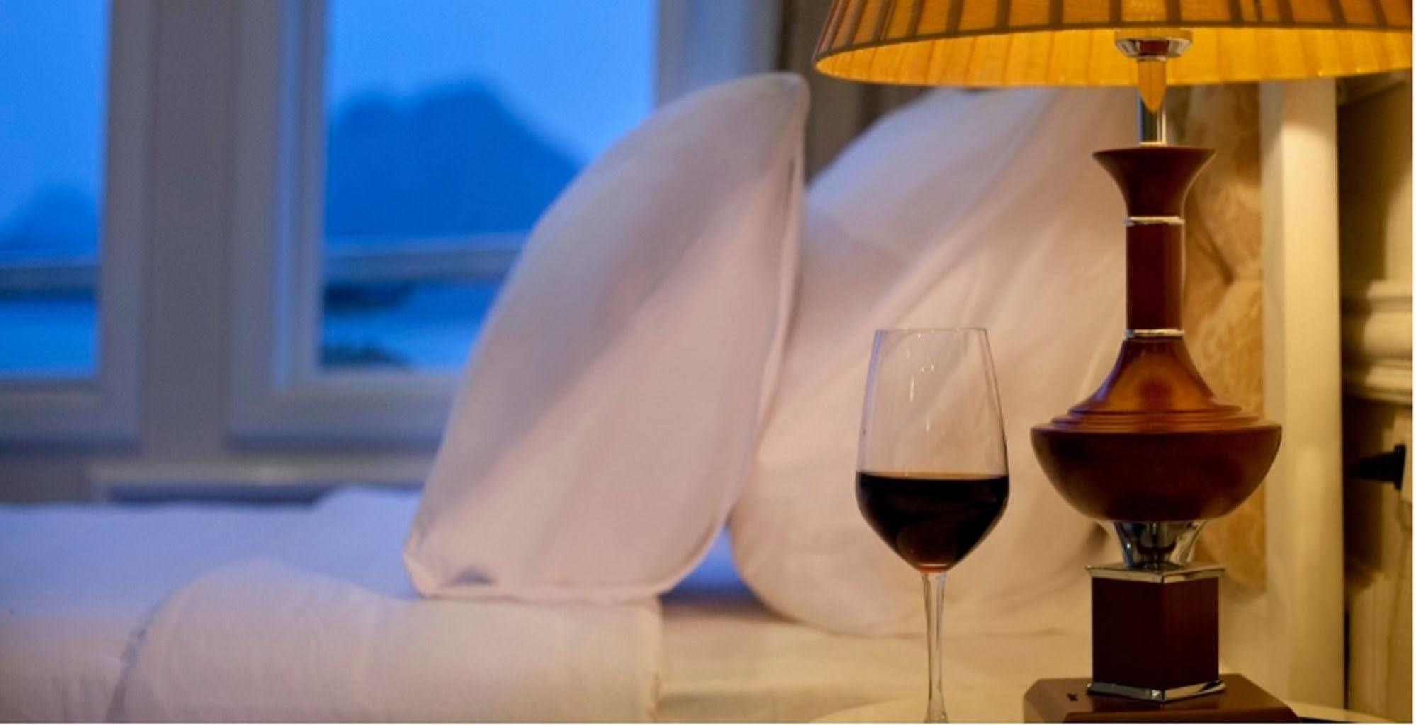  Signature Halong Cruise Hạ Long