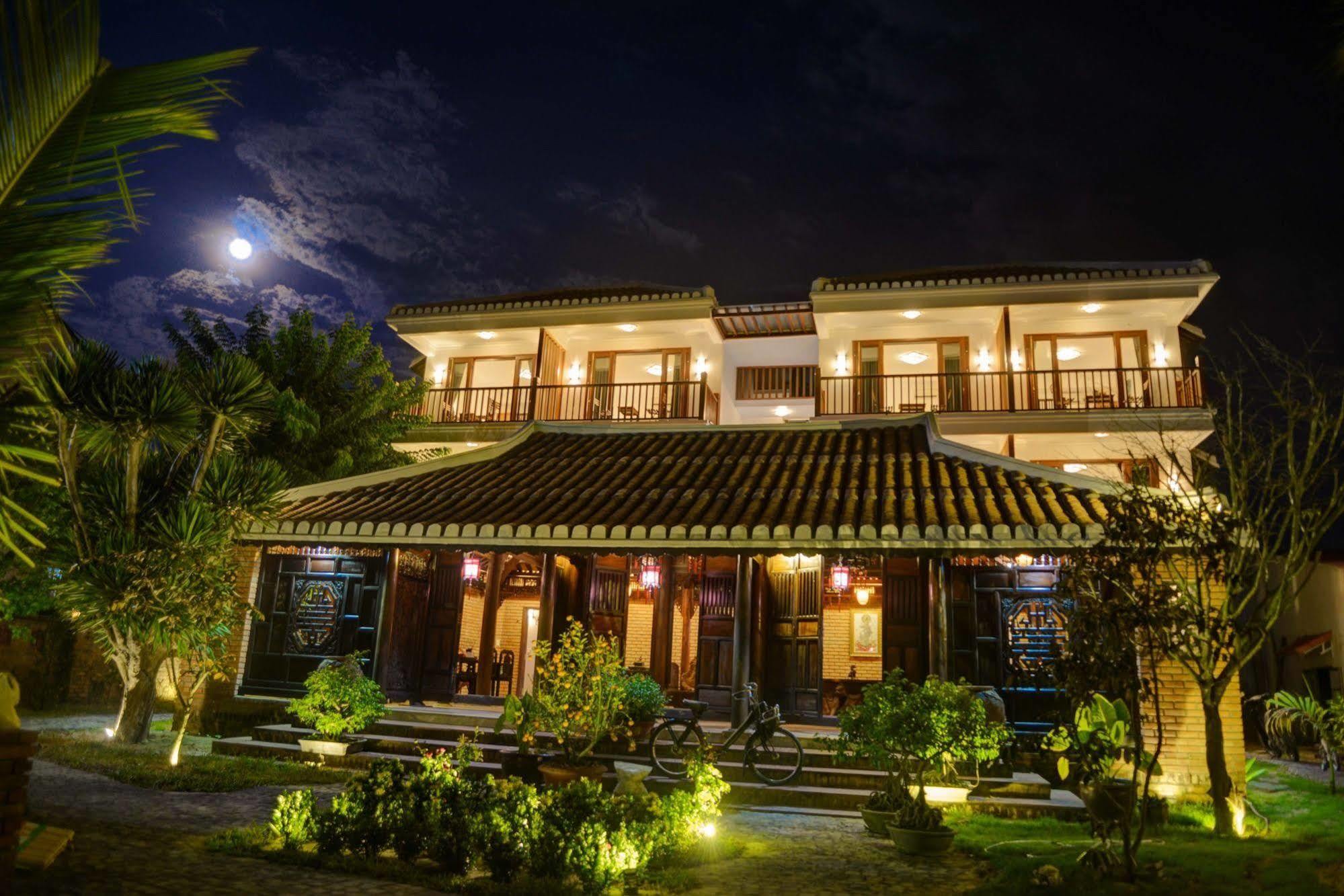 Ruby Hotel 3*