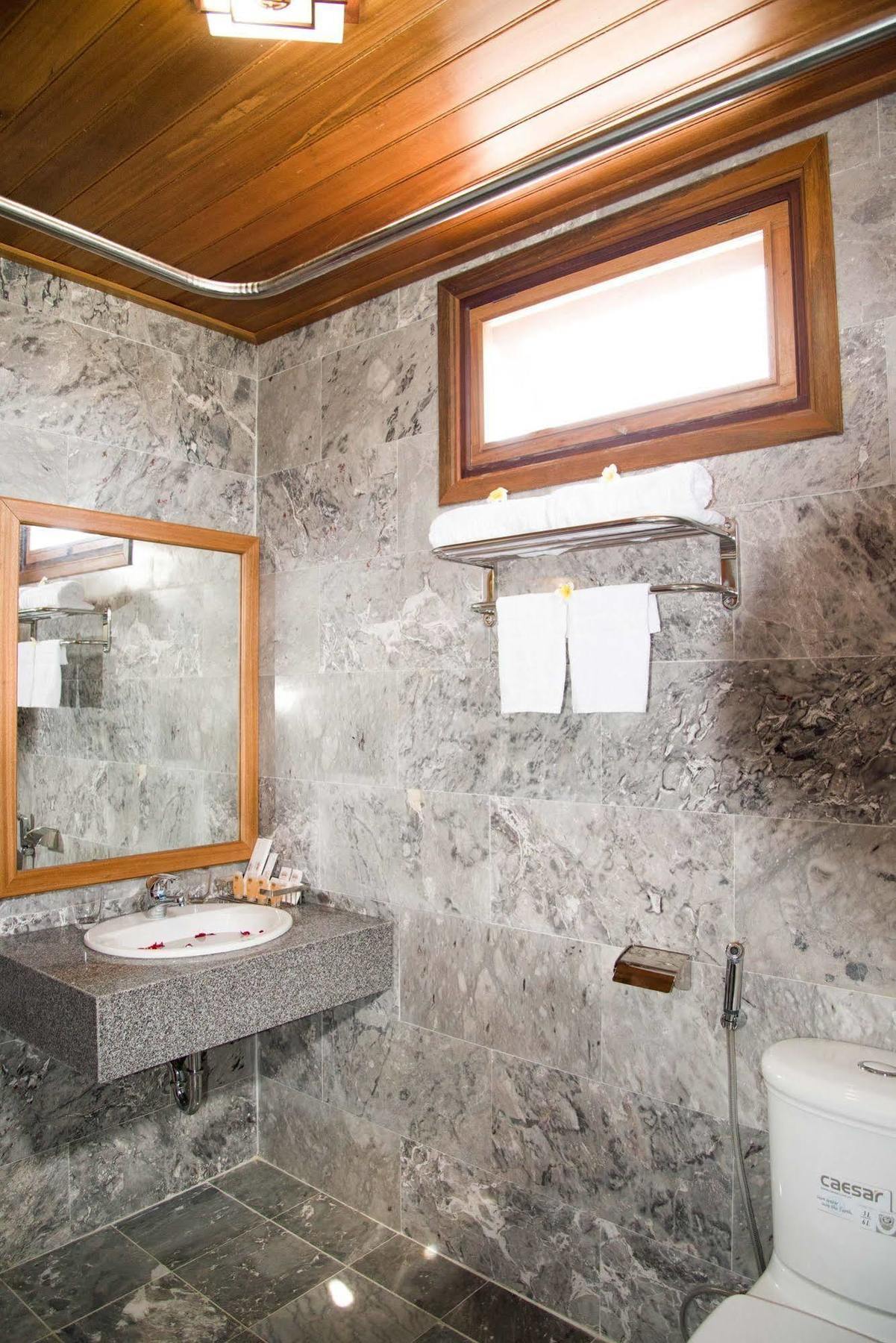 Ruby Hotel Hoi An
