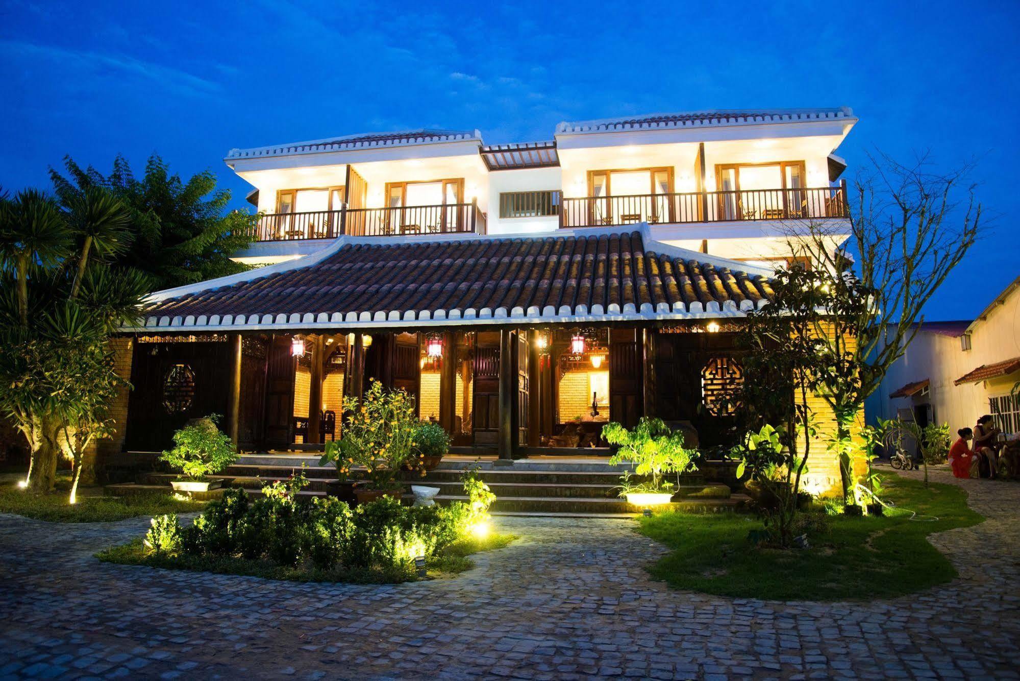 Ruby Hotel 3*