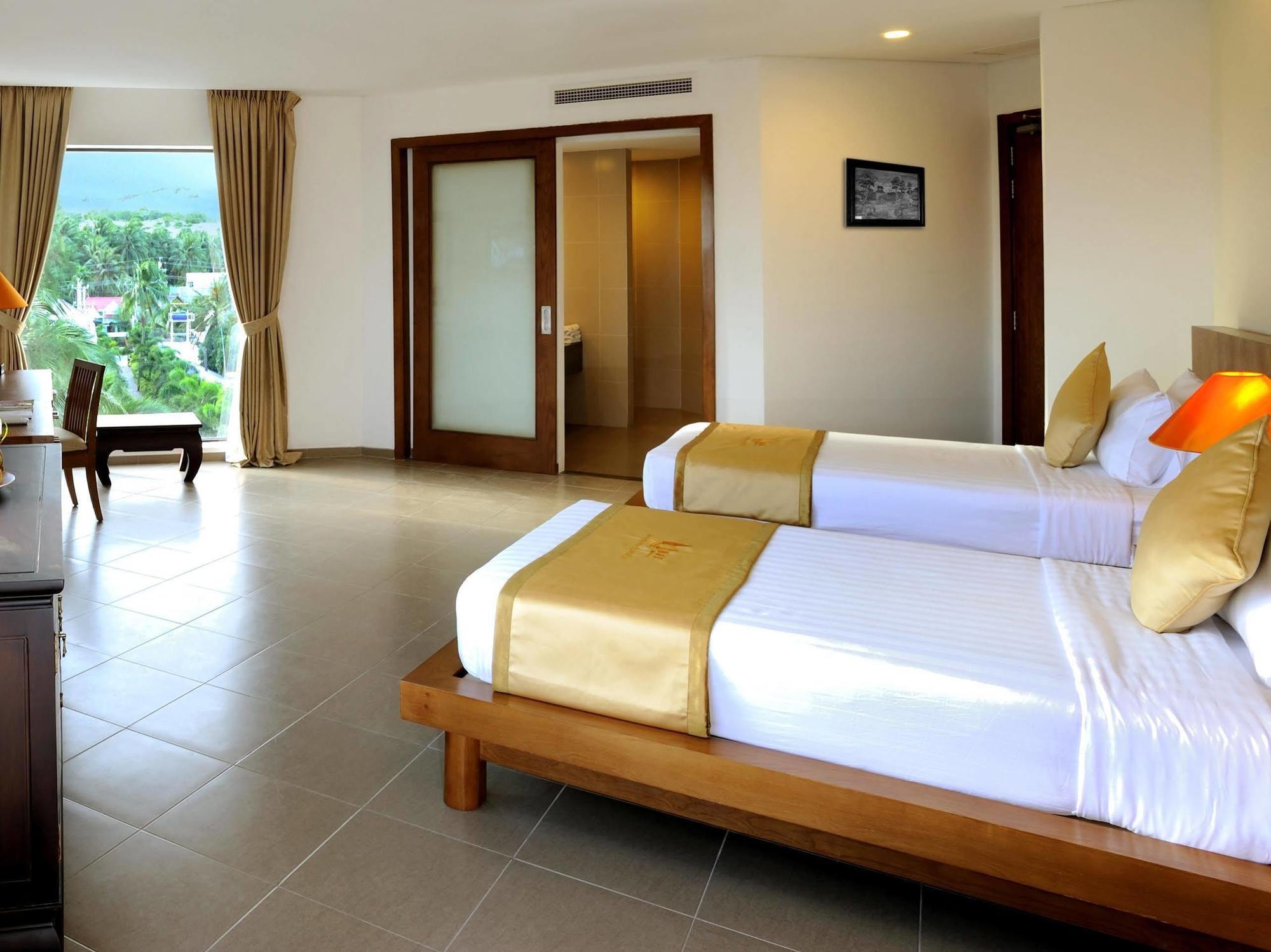 Unique Mui Ne And 4* Phan Thiet