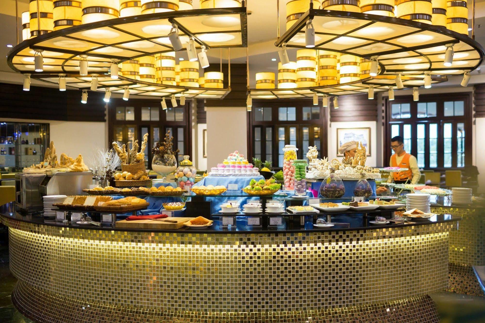 Khách sạn Hoàng Gia Hạ Long