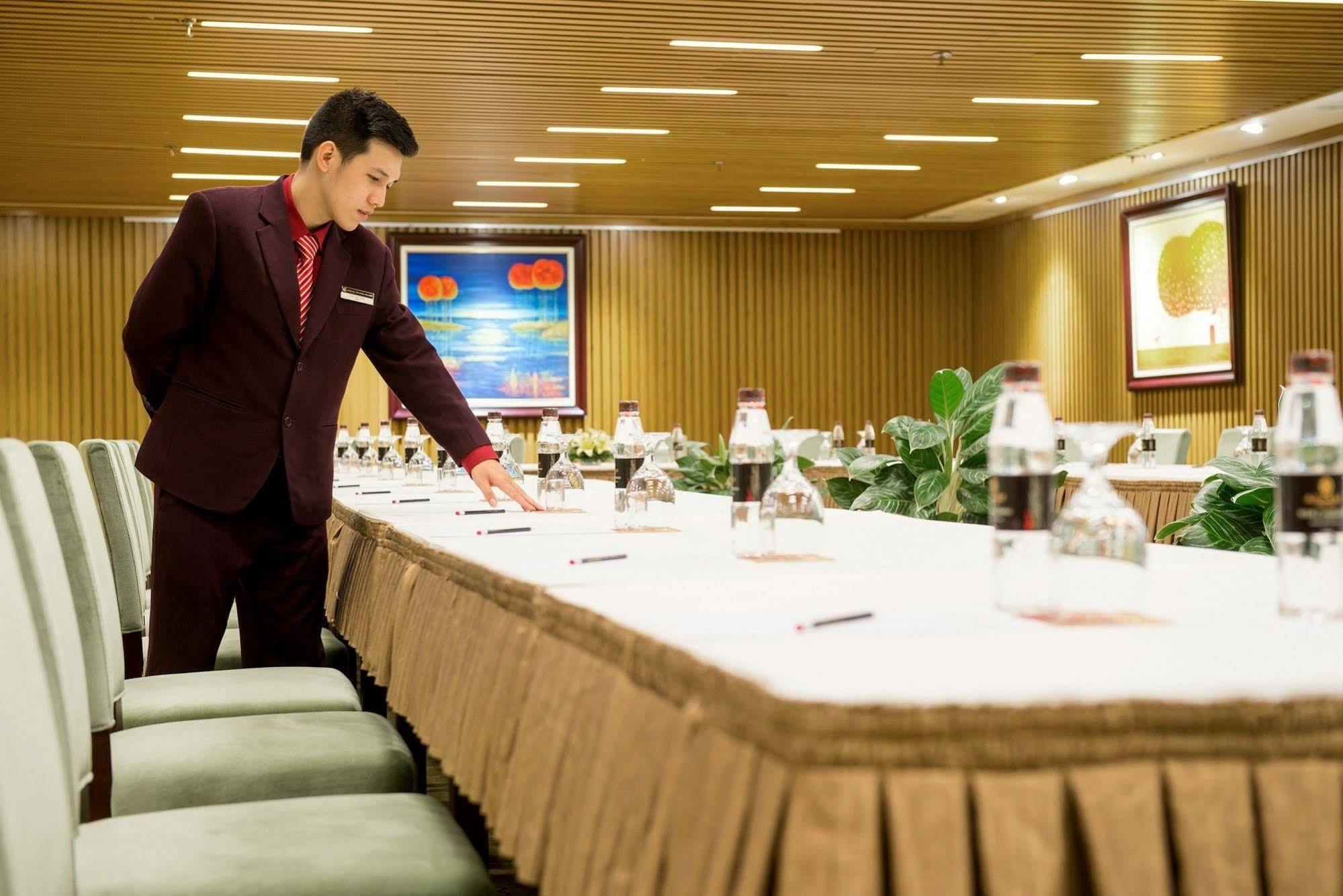 Hoàng Gia Khách sạn Hạ Long