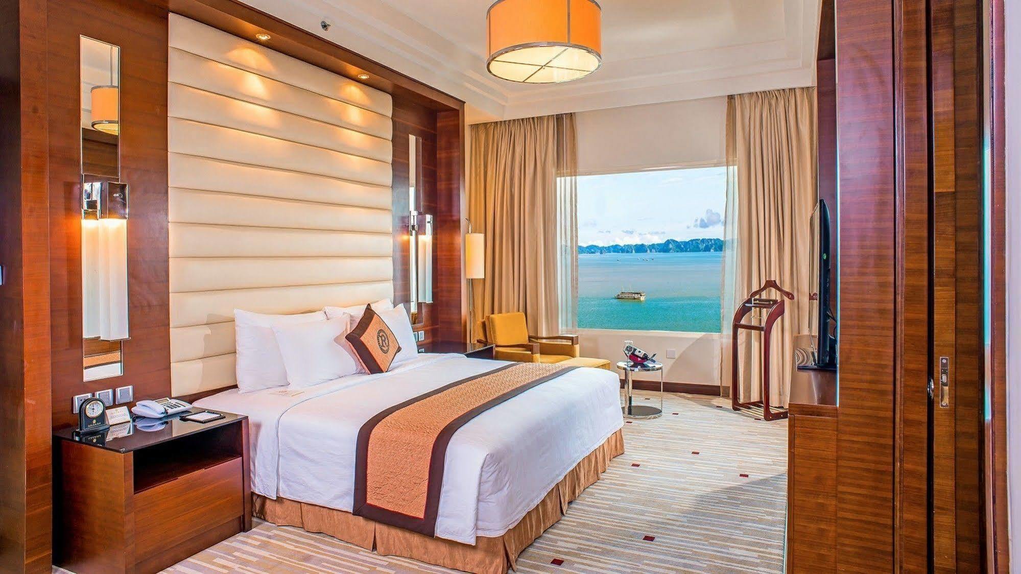Khách sạn Hoàng Gia 5*