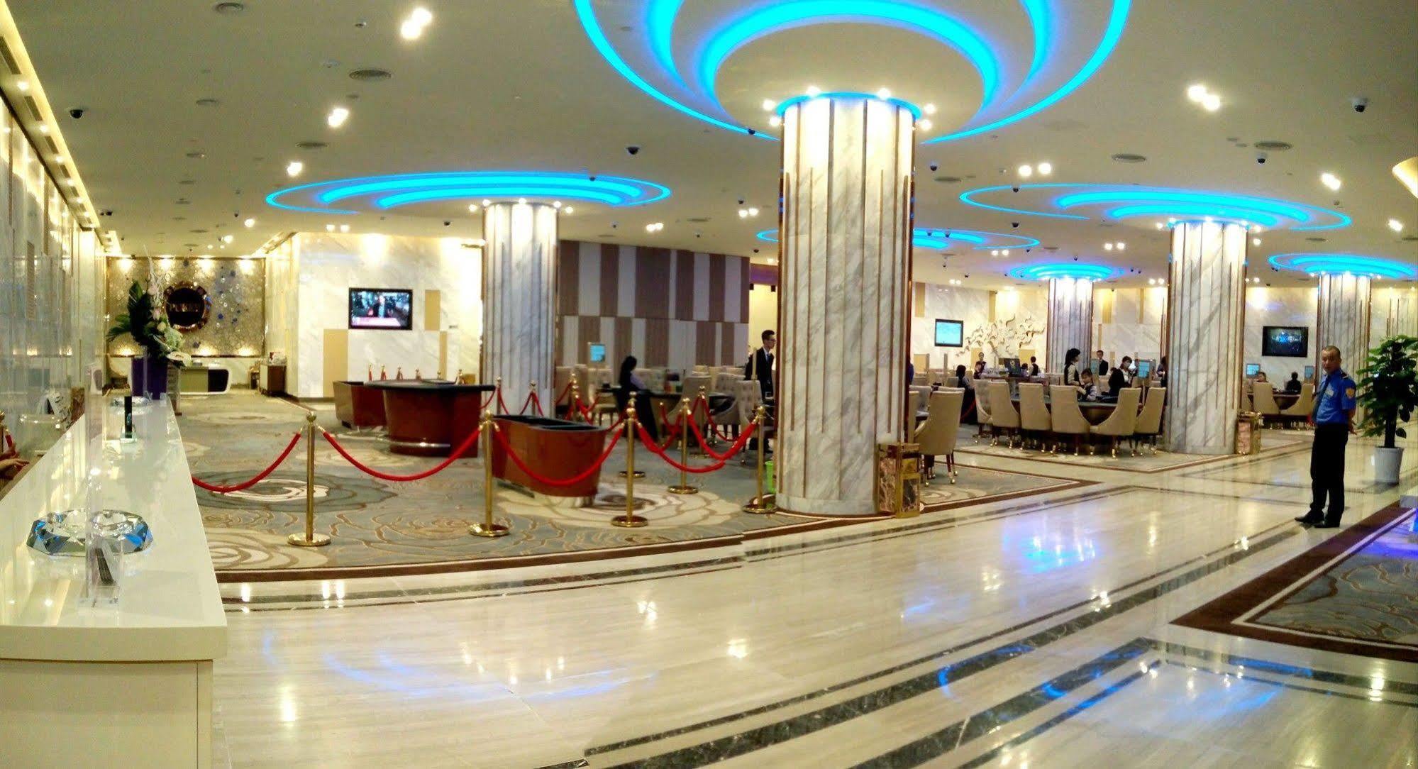 Khách sạn Hoàng Gia Hạ Long