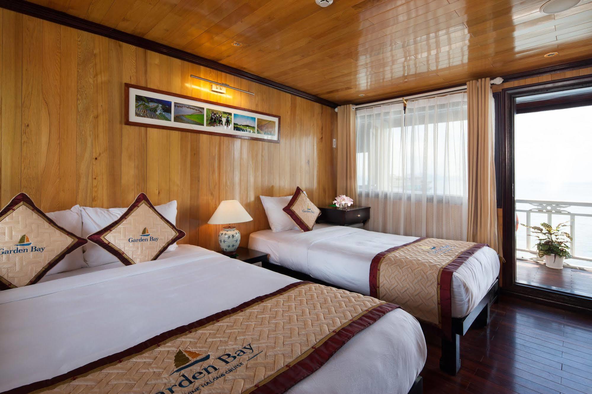 Garden Bay Luxury Cruise