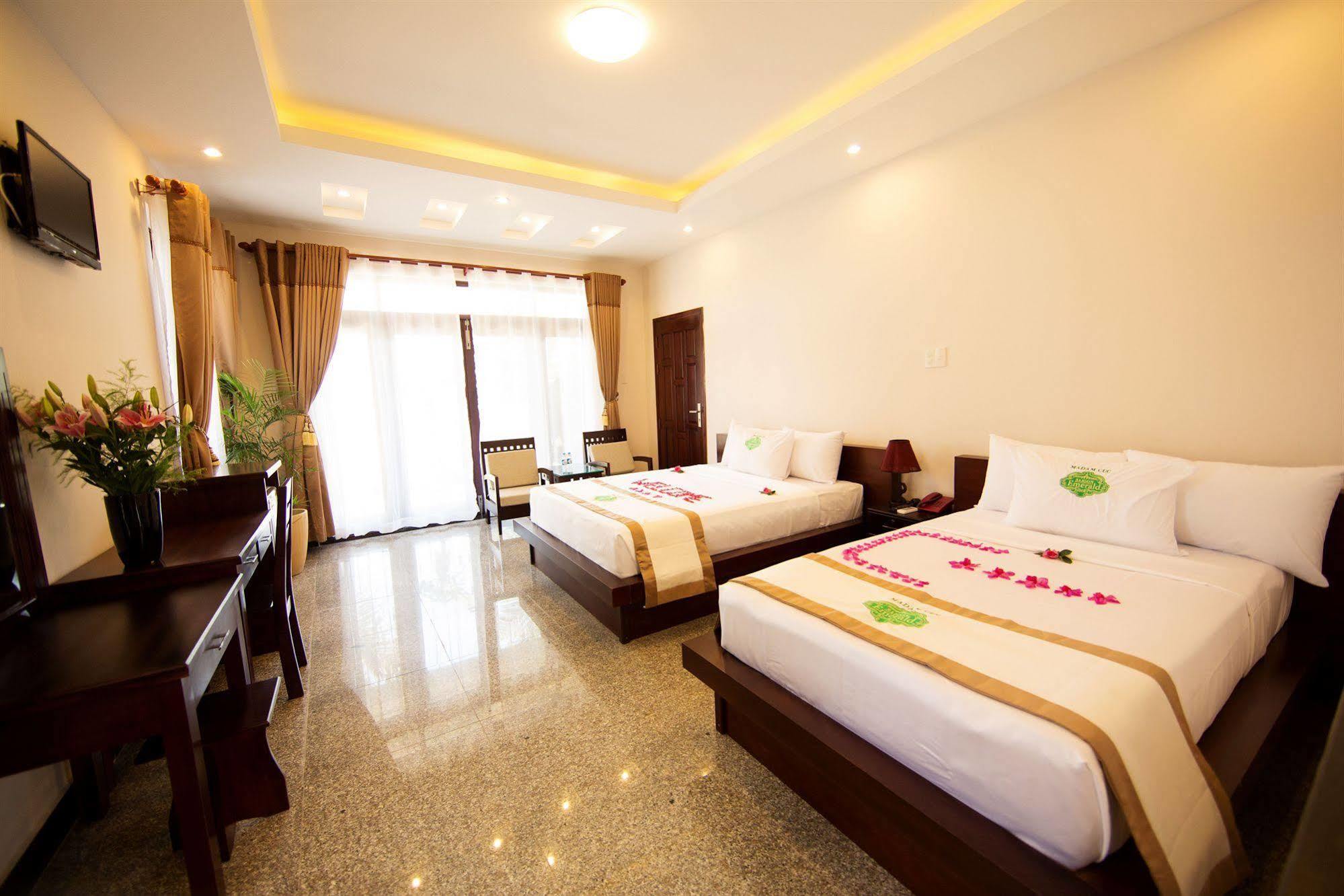 Saigon Emerald 4*