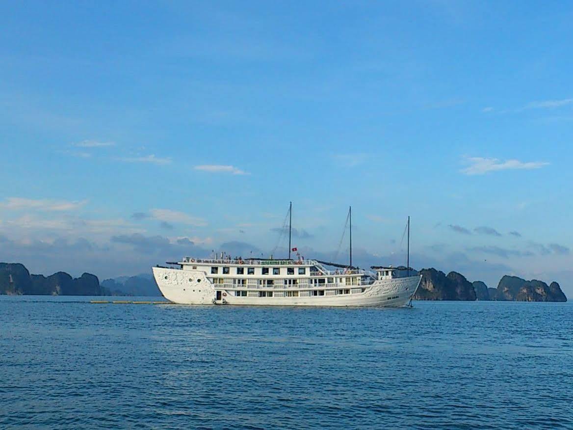 Indochina Sails Bay 