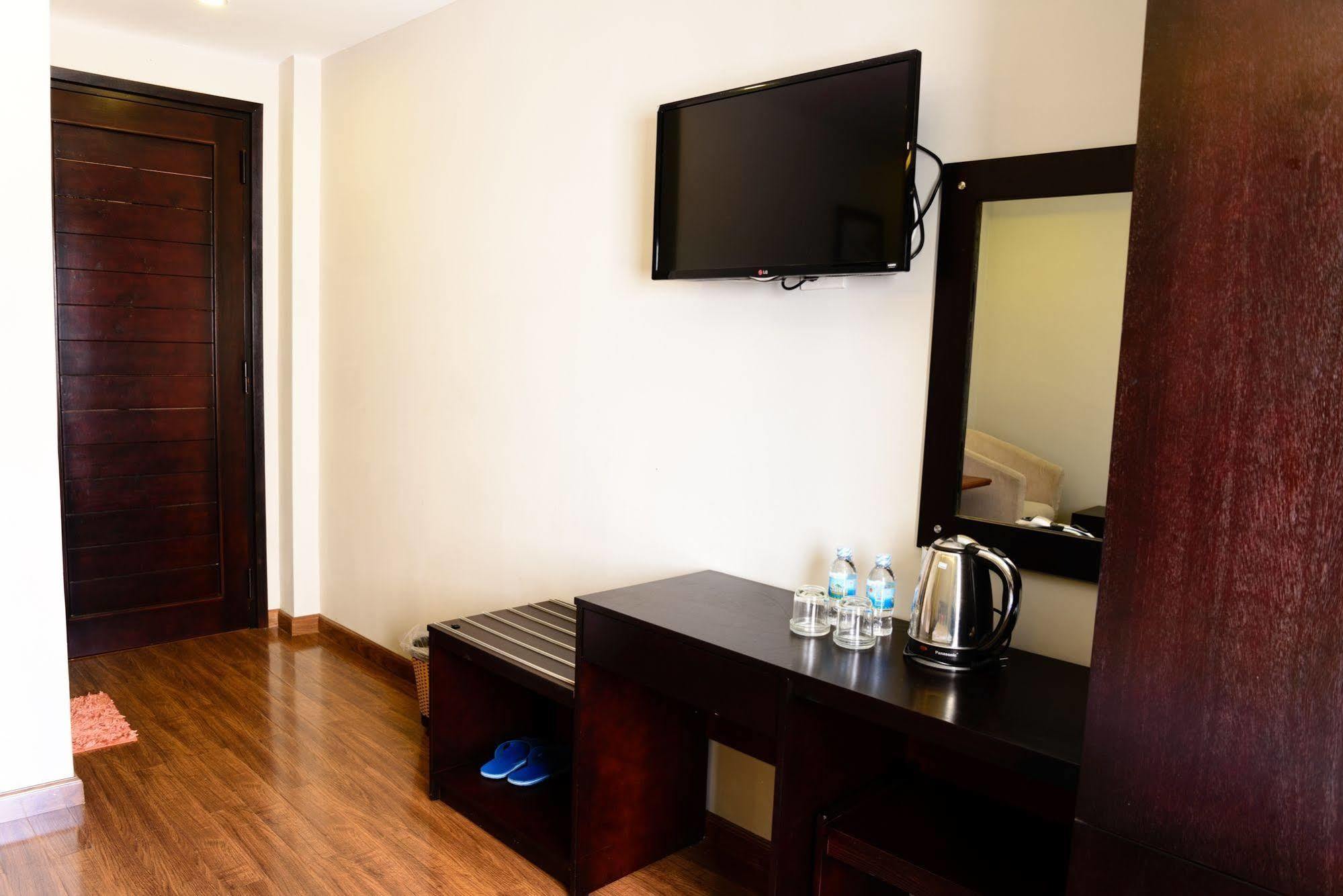 Hotel Cosmos By Ht Nha Trang