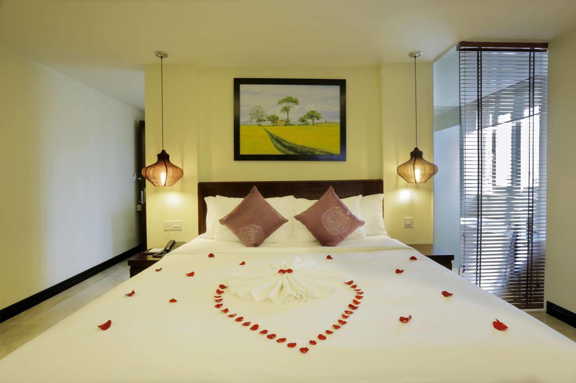 Hotel River
