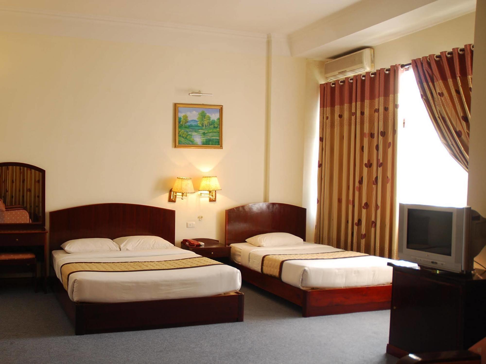 Bach Dang Hotel 3*