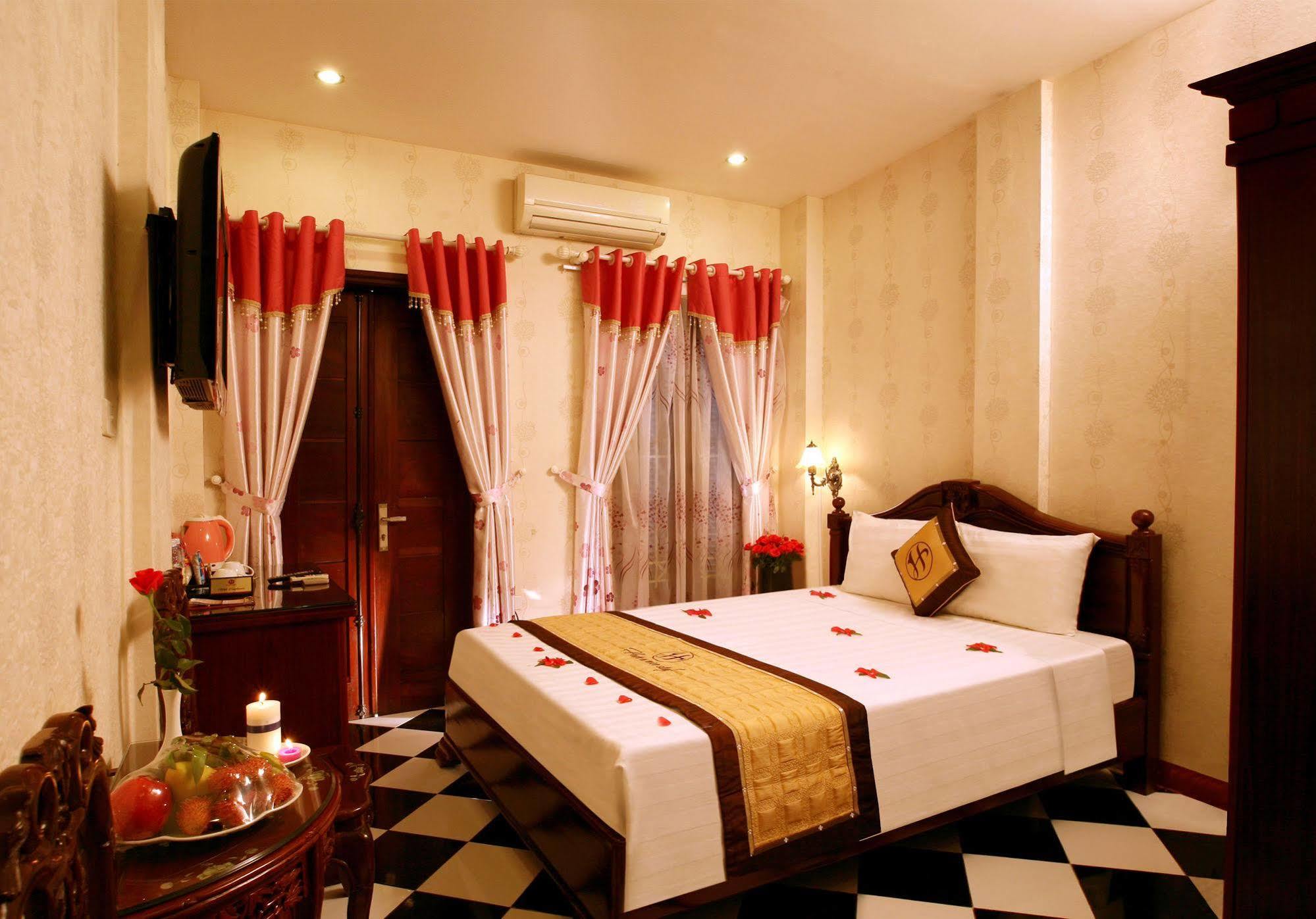 Royal 3* Hanoi