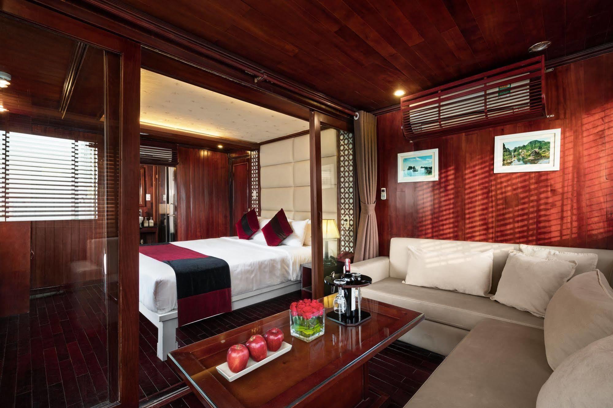  Halong Paloma Cruise Ha Long