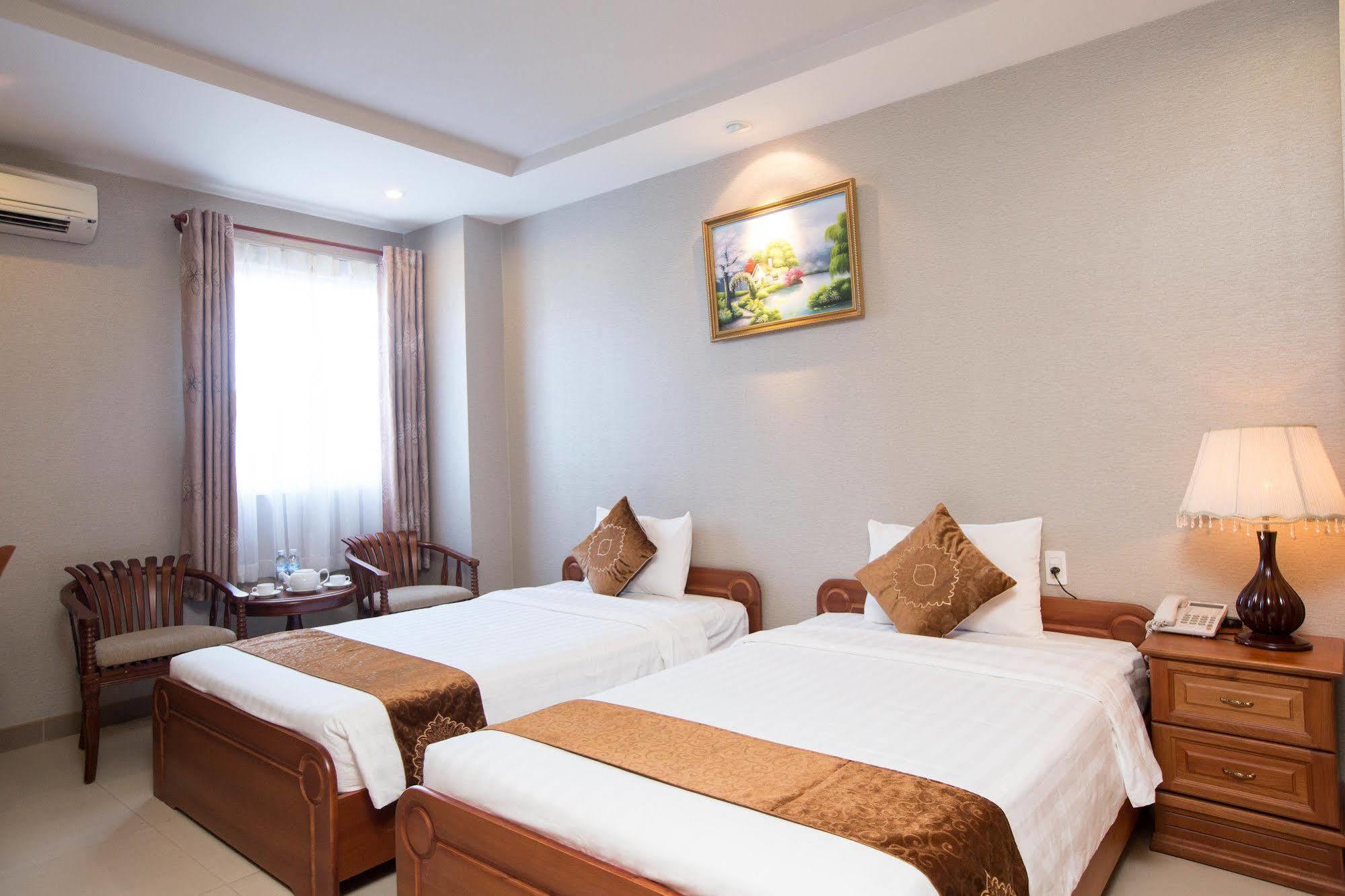 White Lion Hotel 3*