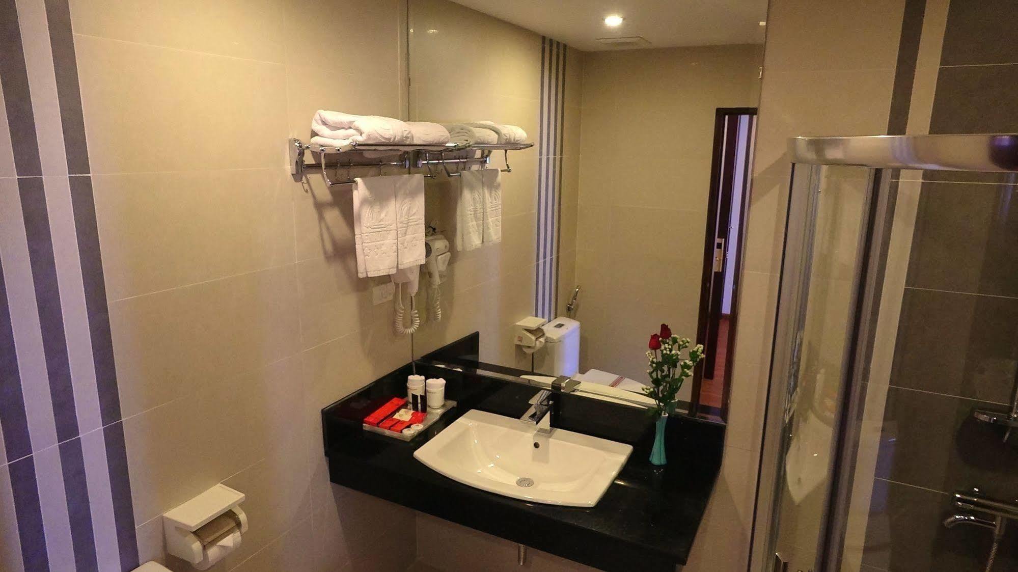 Hotel Golden Halong