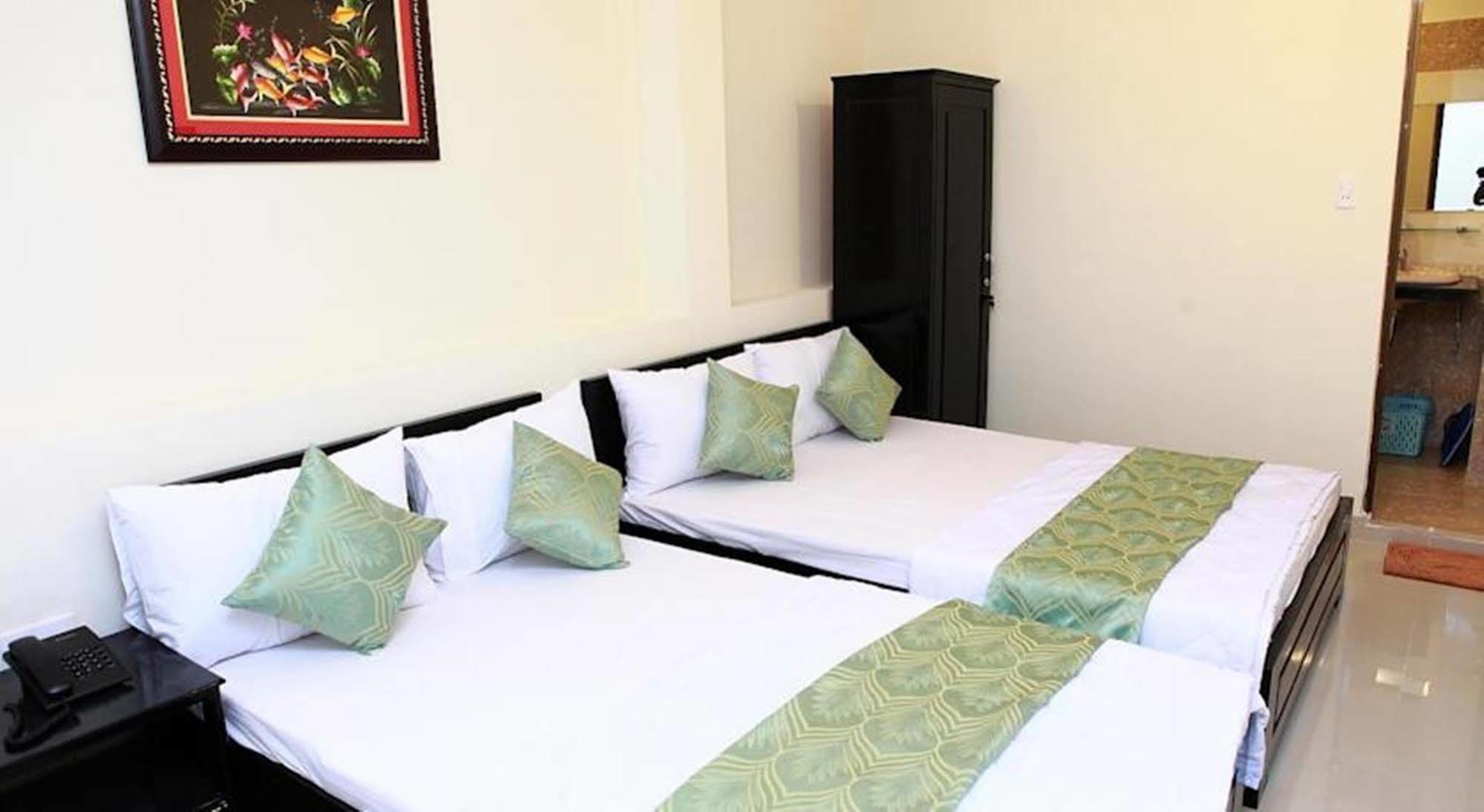 Phi Long Hotel 2*
