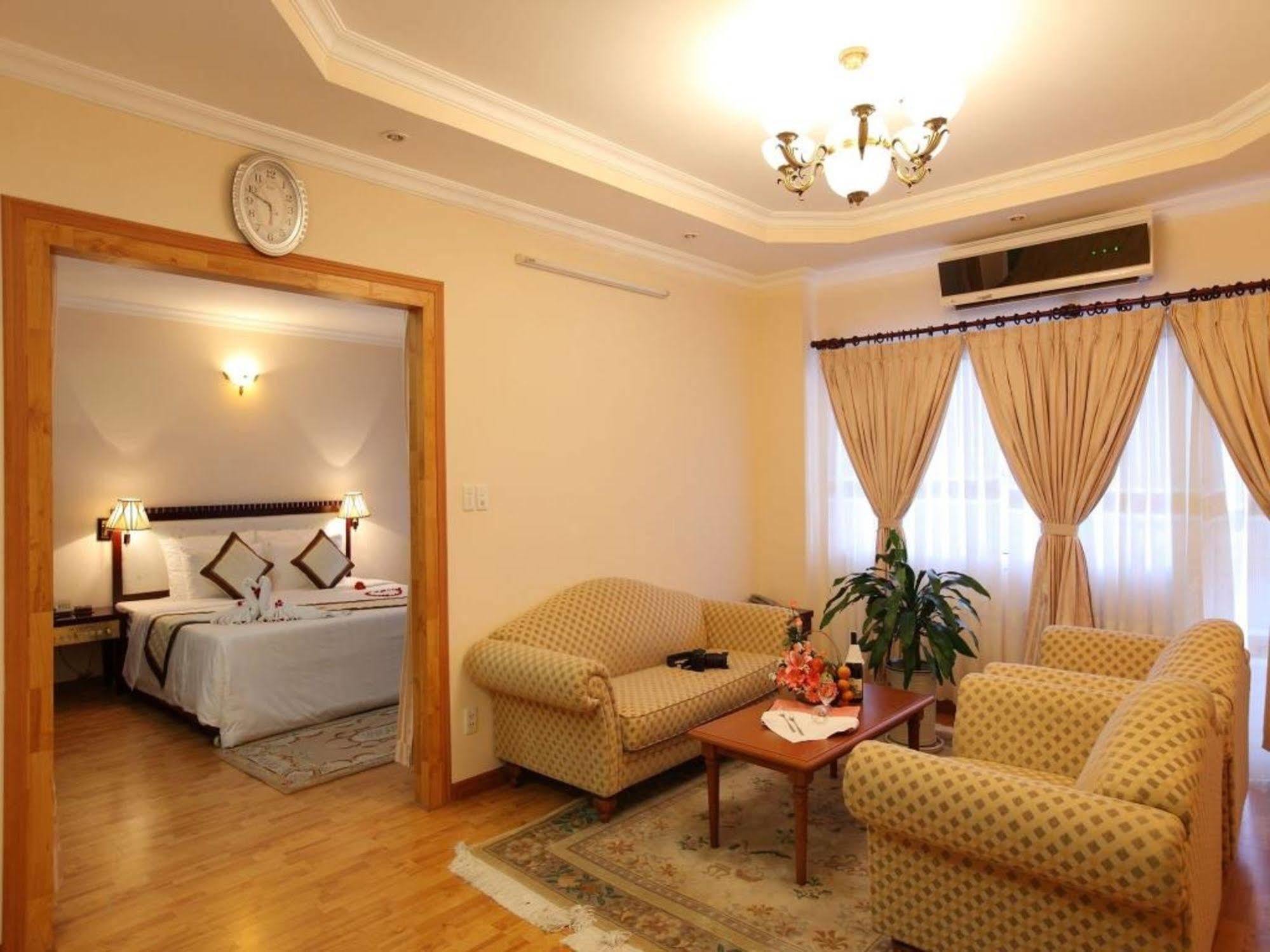 Khách sạn Dic Star 4*