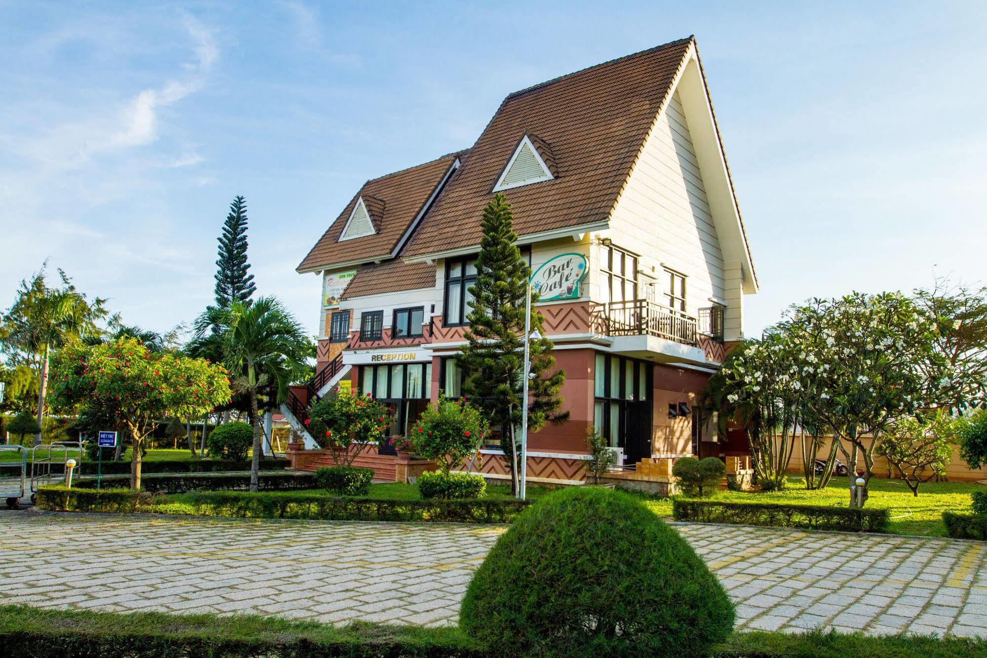 Resort Lotus &