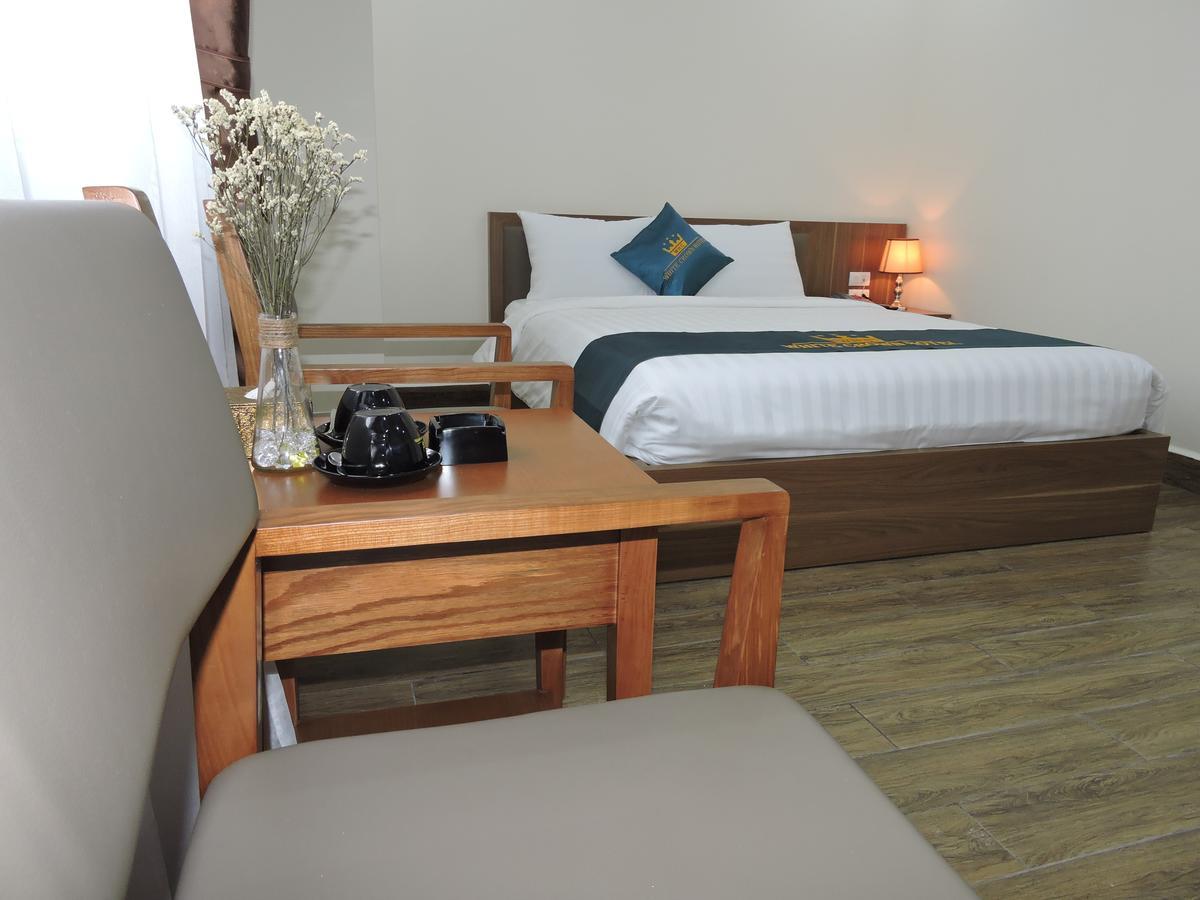 Khách sạn White Crown 3*