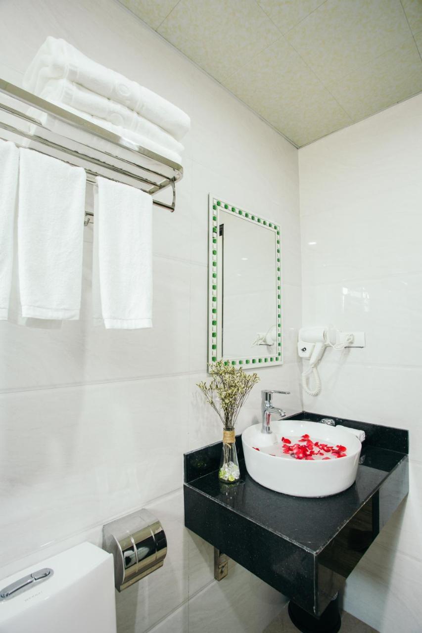 White Crown Khách sạn 3*