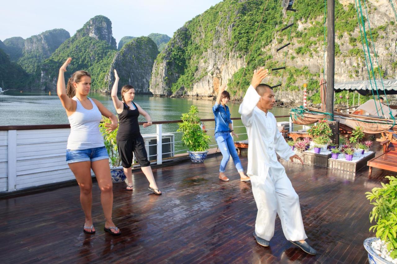 Garden Bay Luxury Cruise  Ha Long