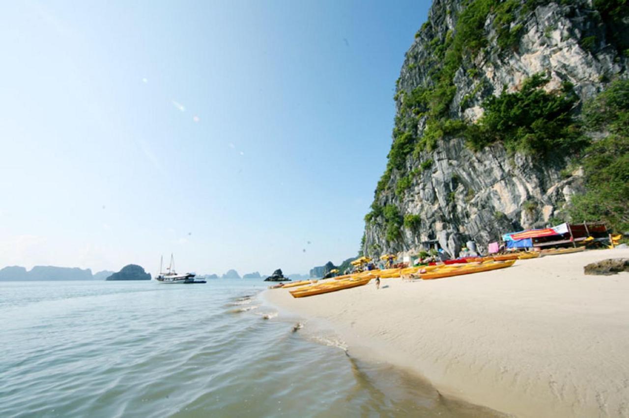Garden Bay Luxury Cruise Ha Long