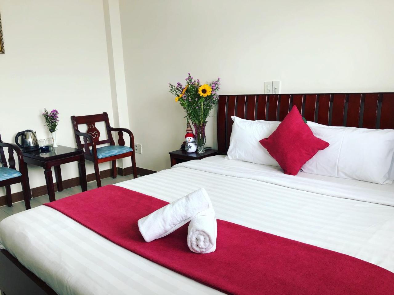 Anh Hang - Moonlight Hotel Nha Trang