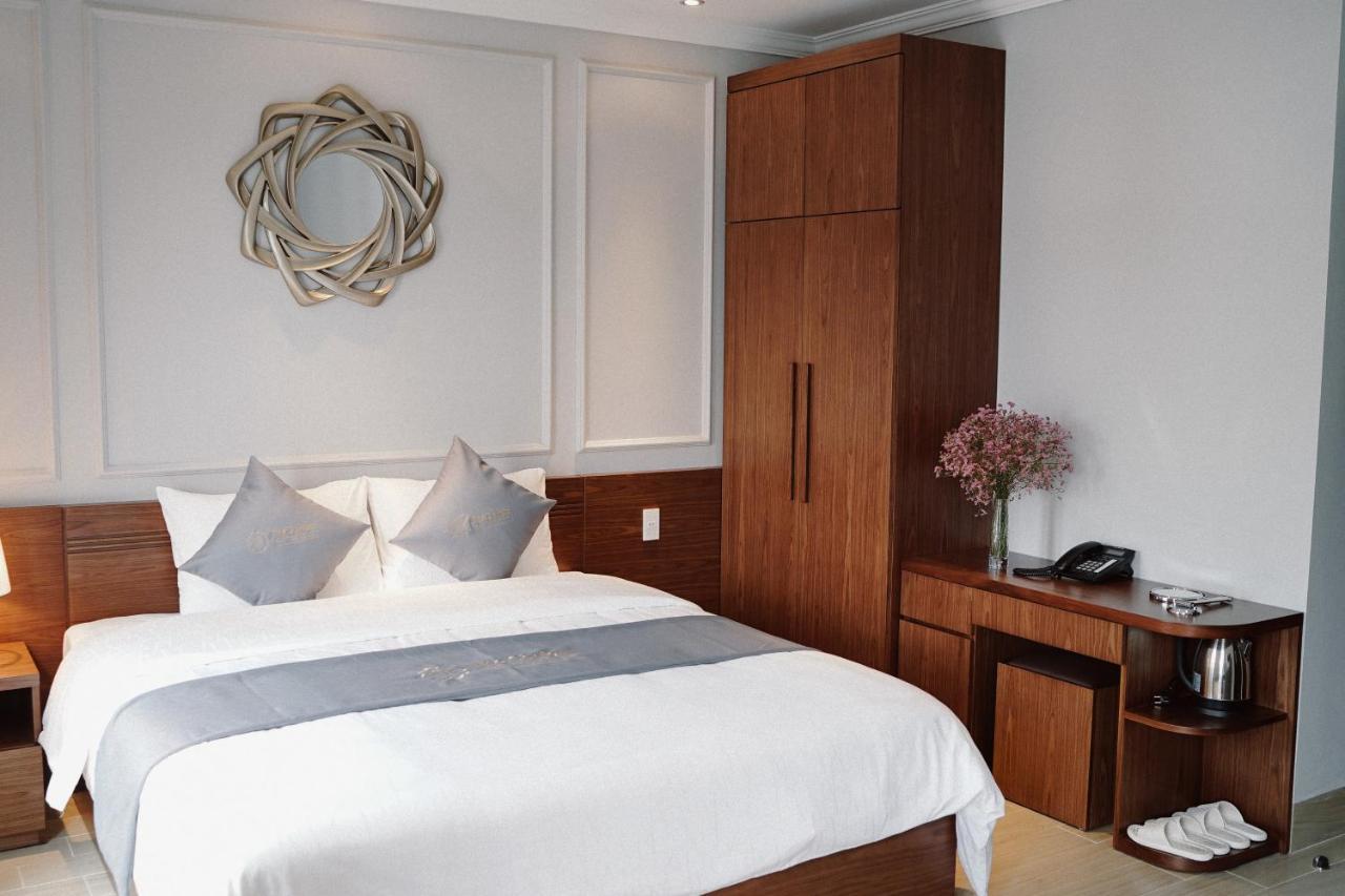 Hotel The Confetti 3*
