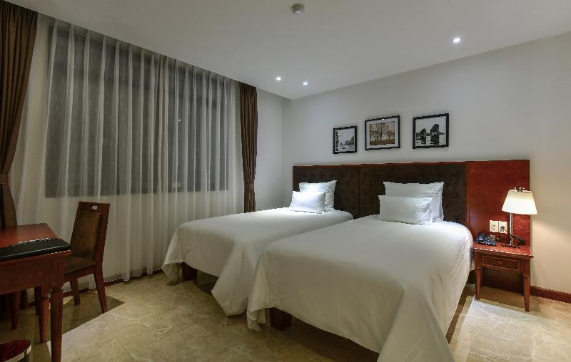 Paradise Hotel