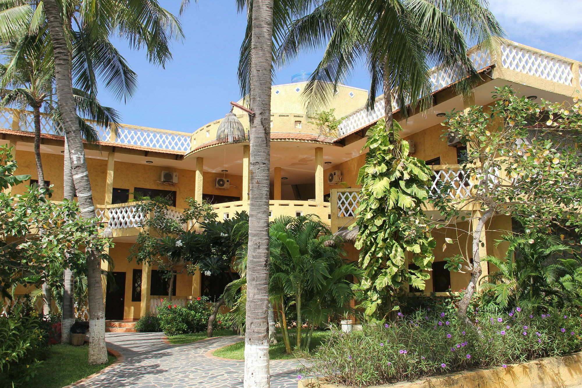 Nang Hon Rom Hotel