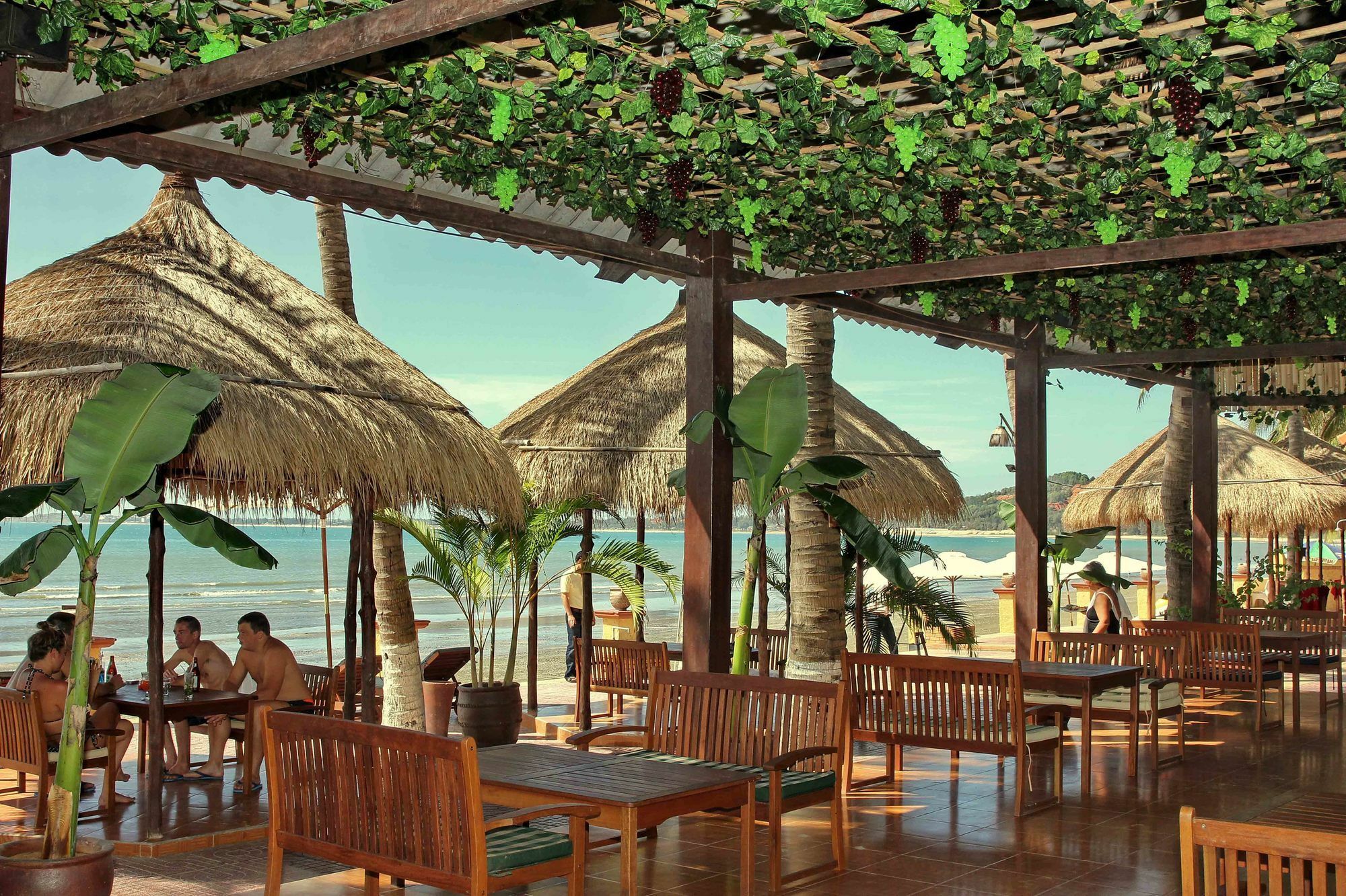 Nang Hon Rom Hotel 3*