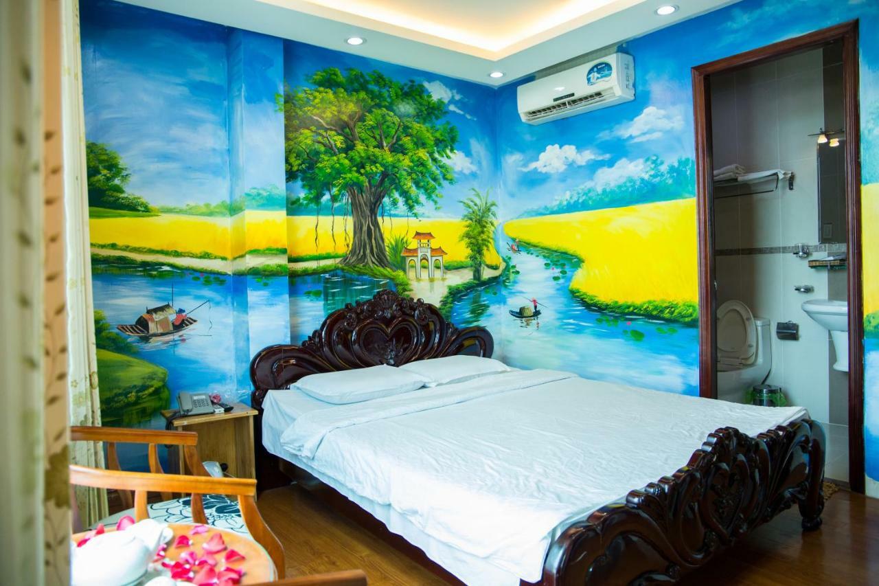 Phuong Linh 2* Ho Chi Minh City