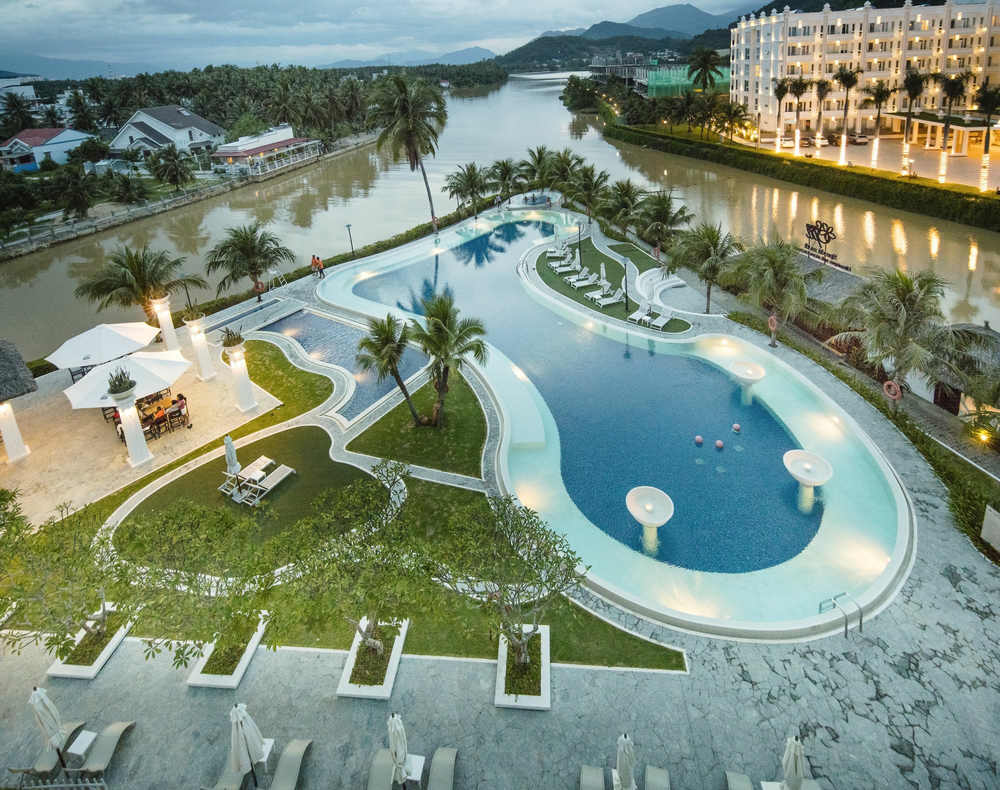 Cham Oasis Condotel 5*