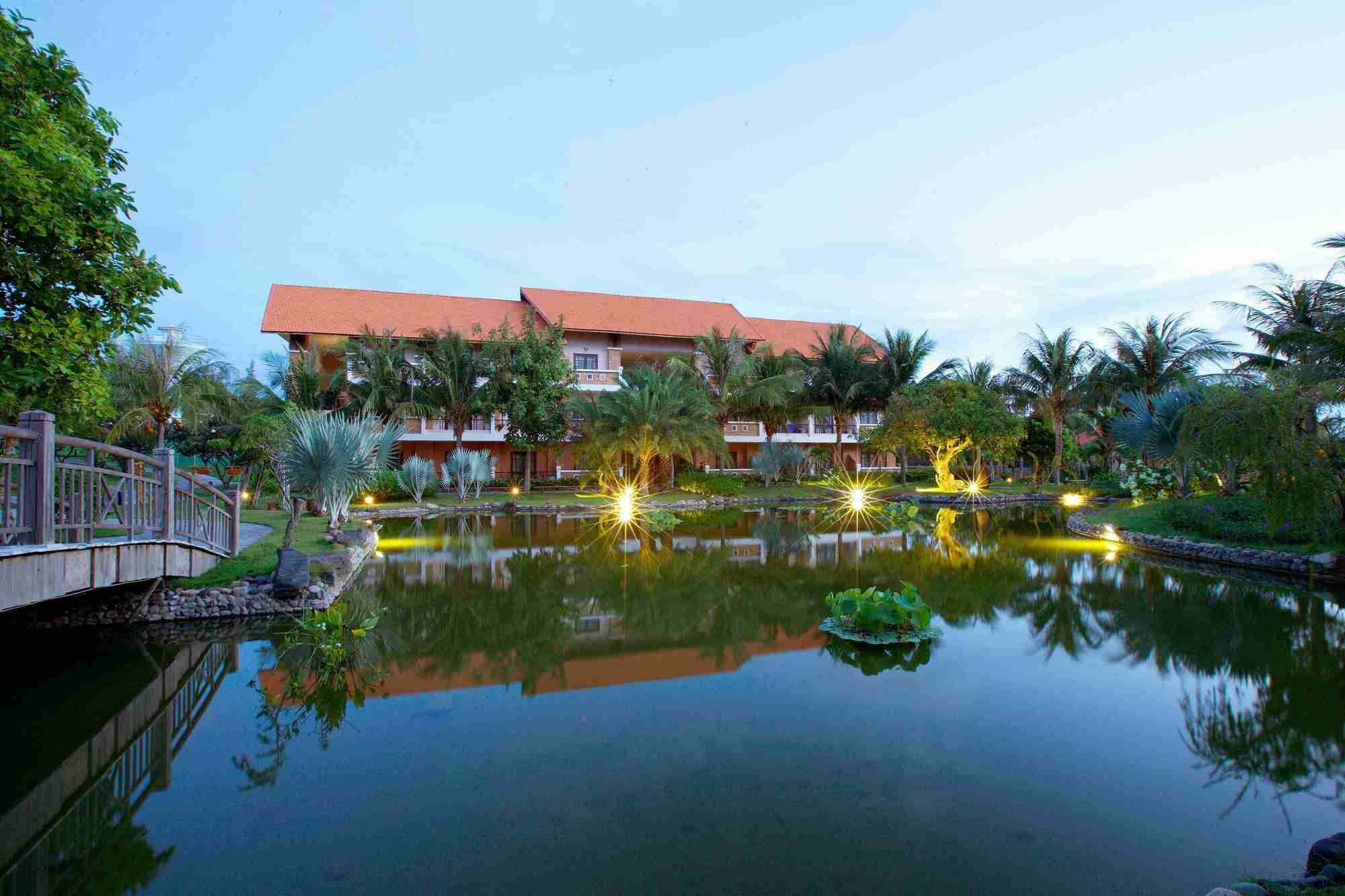 Blue Bay Mui Ne & 4*