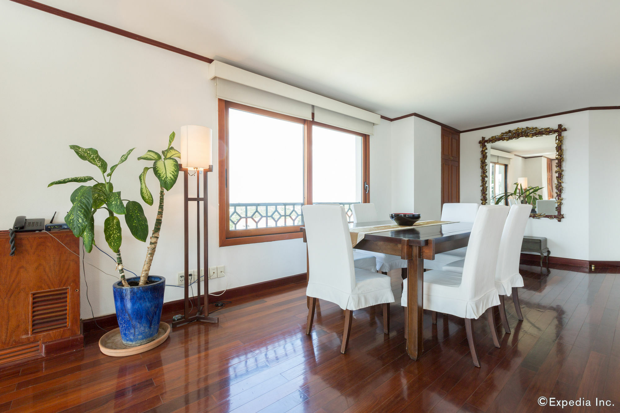 Sài Gòn Domaine Luxury Residences Khách sạn hẻo lánh 5*