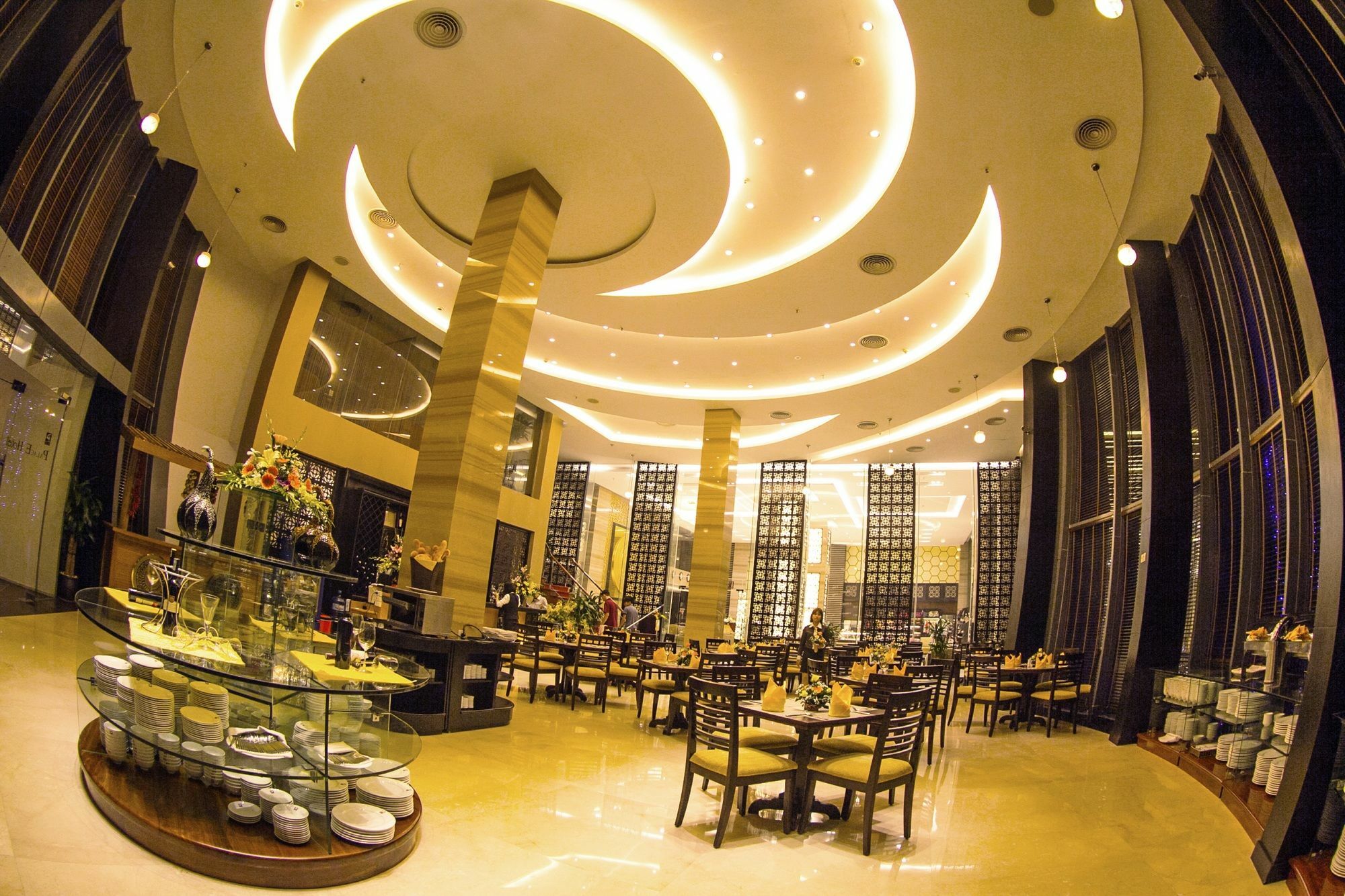 Palace Khách sạn 4*