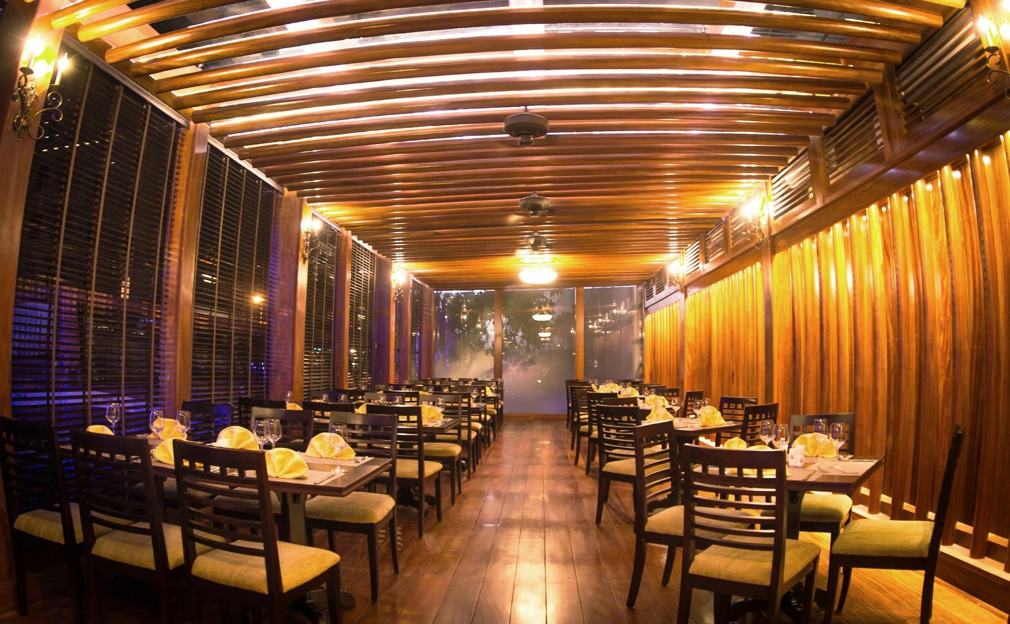 Khách sạn Palace 4*