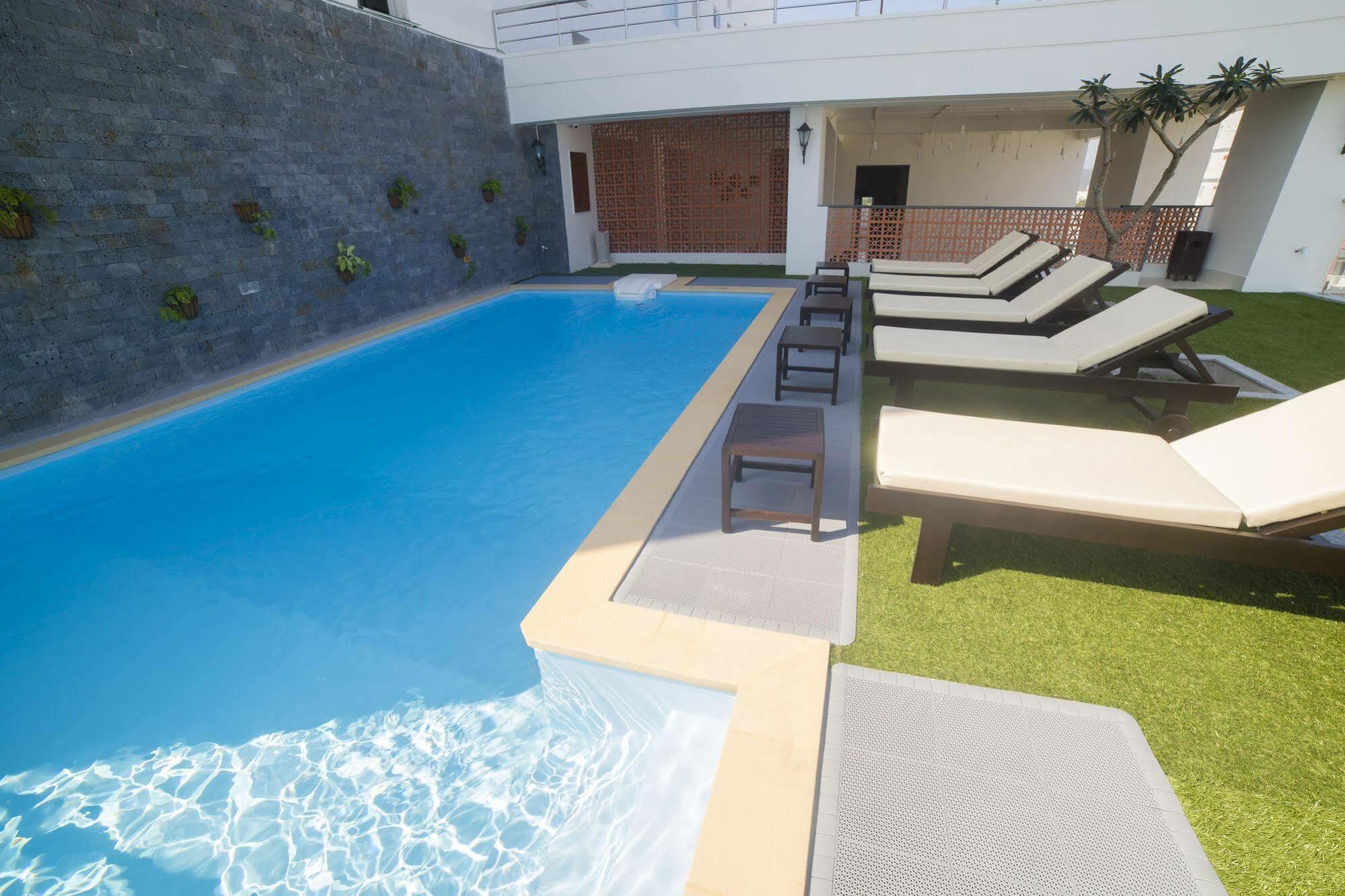 Edele Hotel 4*