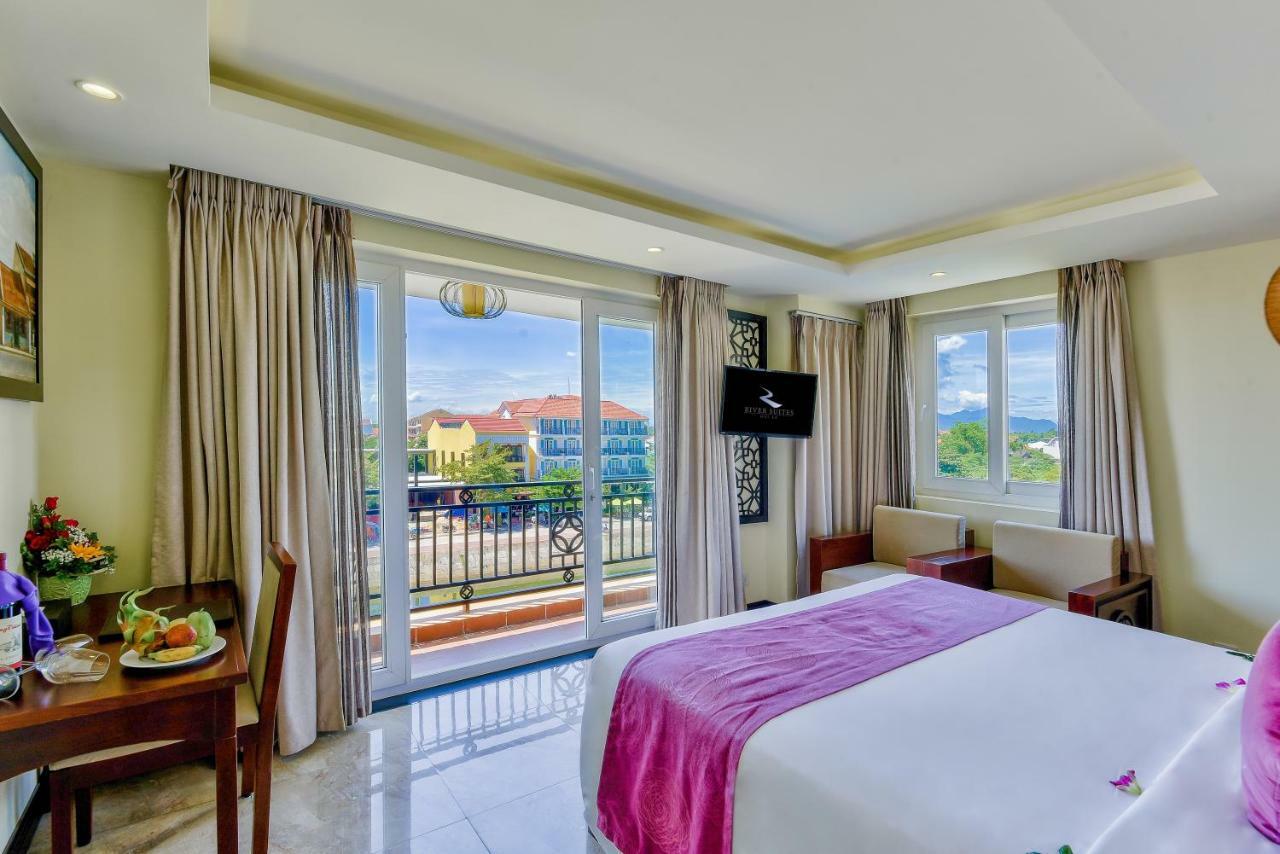Hotel River 4*