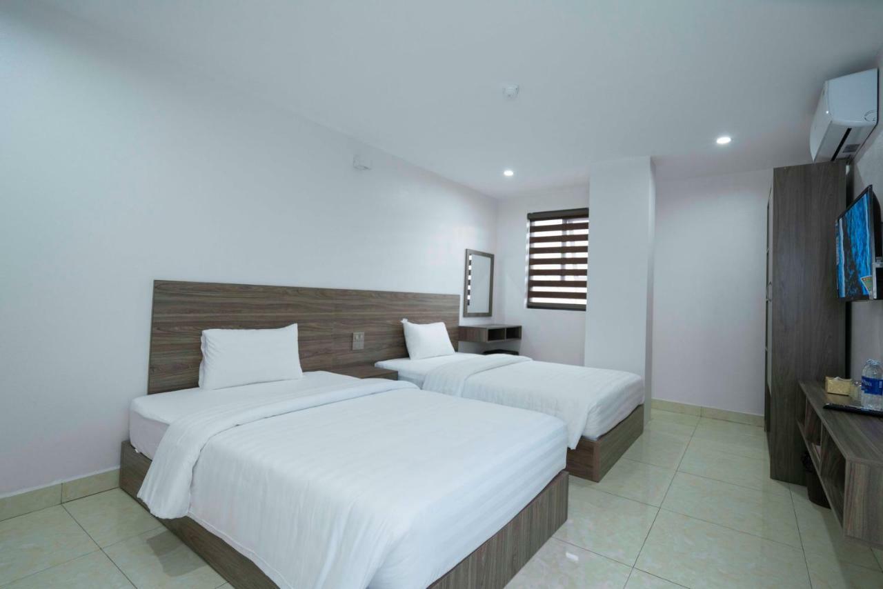 Aurora Halong Hotel *