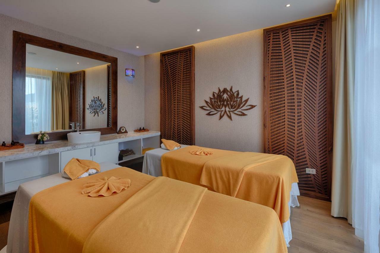 Resort Royal Lotus &