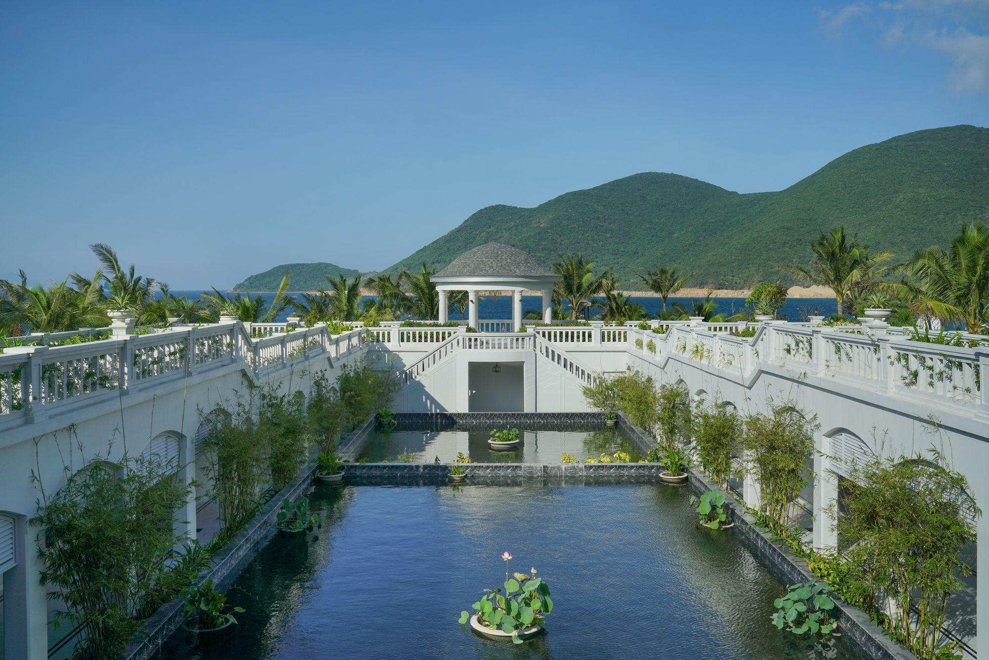 Vinpearl Discovery Rockside Resort Nha Trang