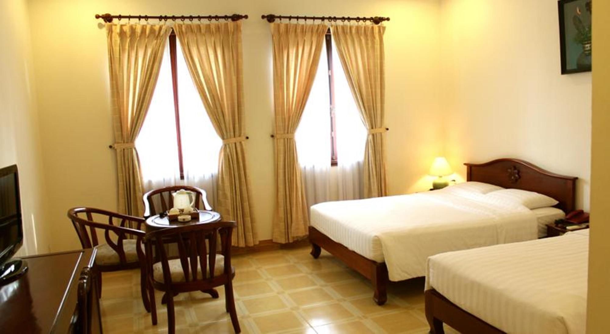 Khách sạn Tan Son Nhat Saigon 5*