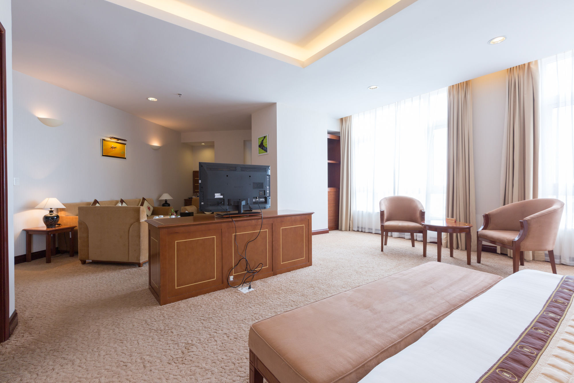 Khách sạn Tan Son Nhat Saigon 5*