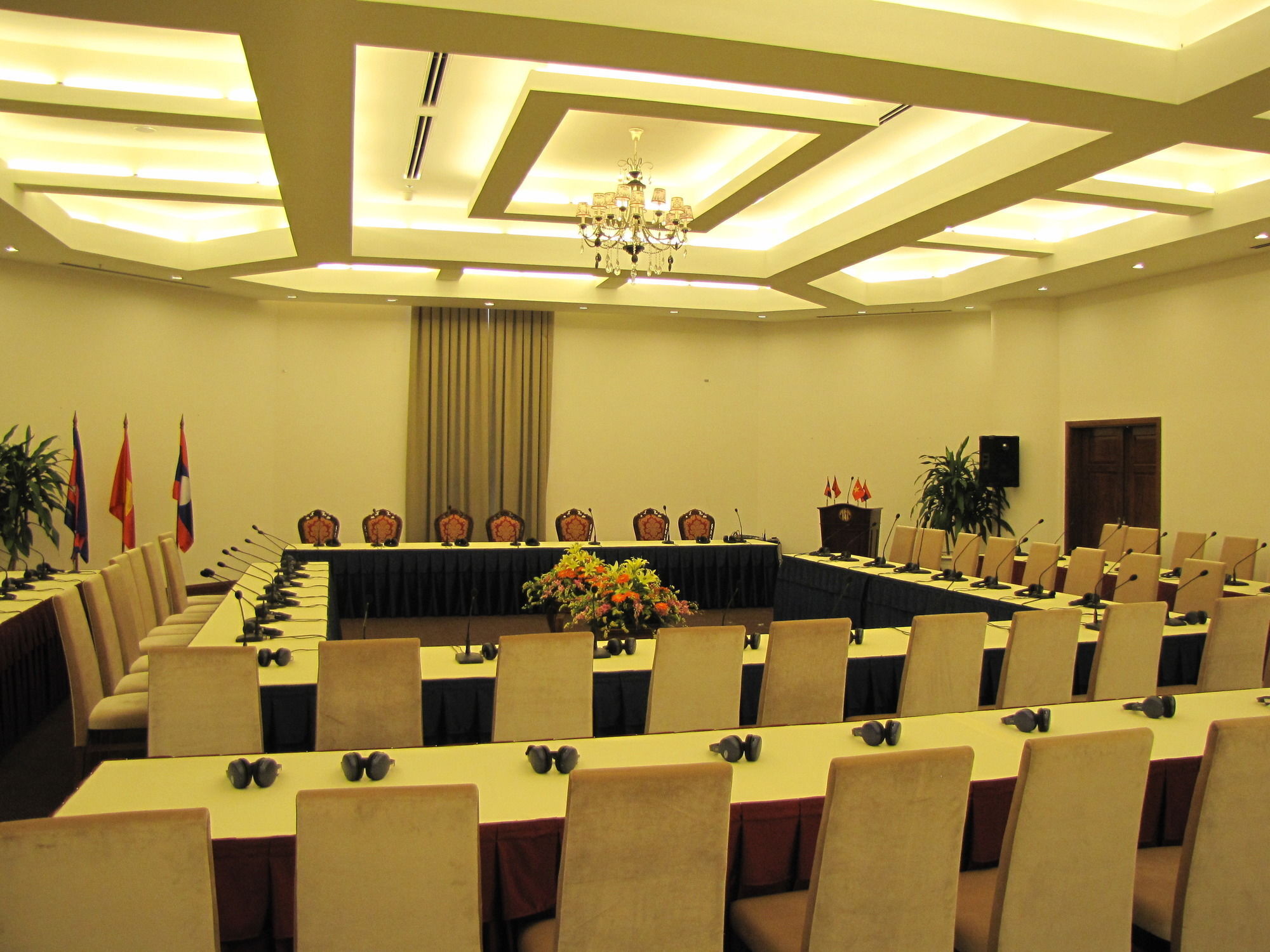 Tan Son Nhat Saigon Khách sạn 5*