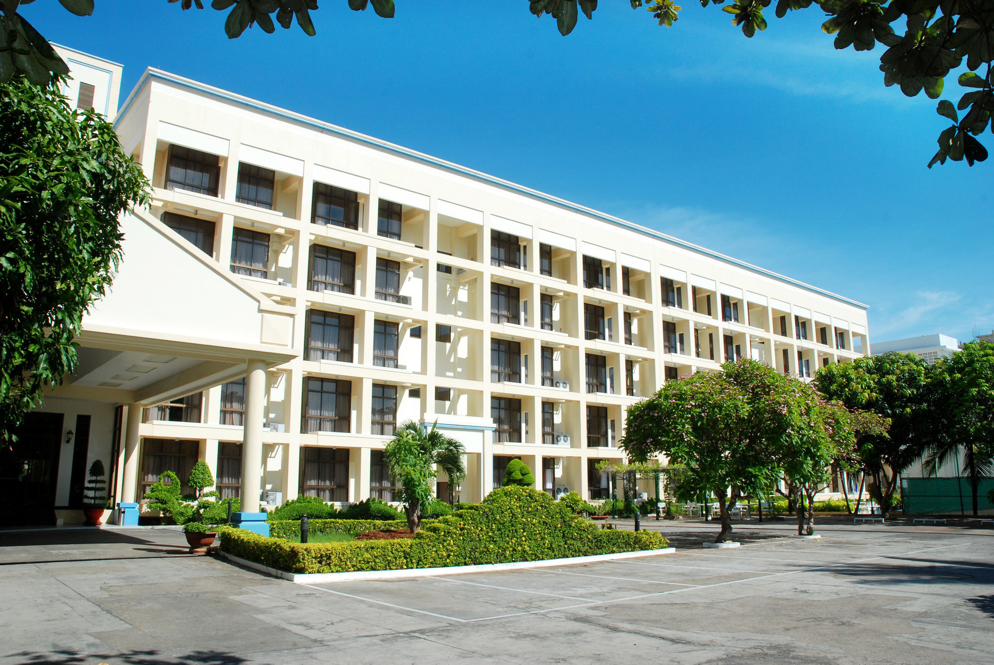 Ocean Sunrise Aparthotel 4*