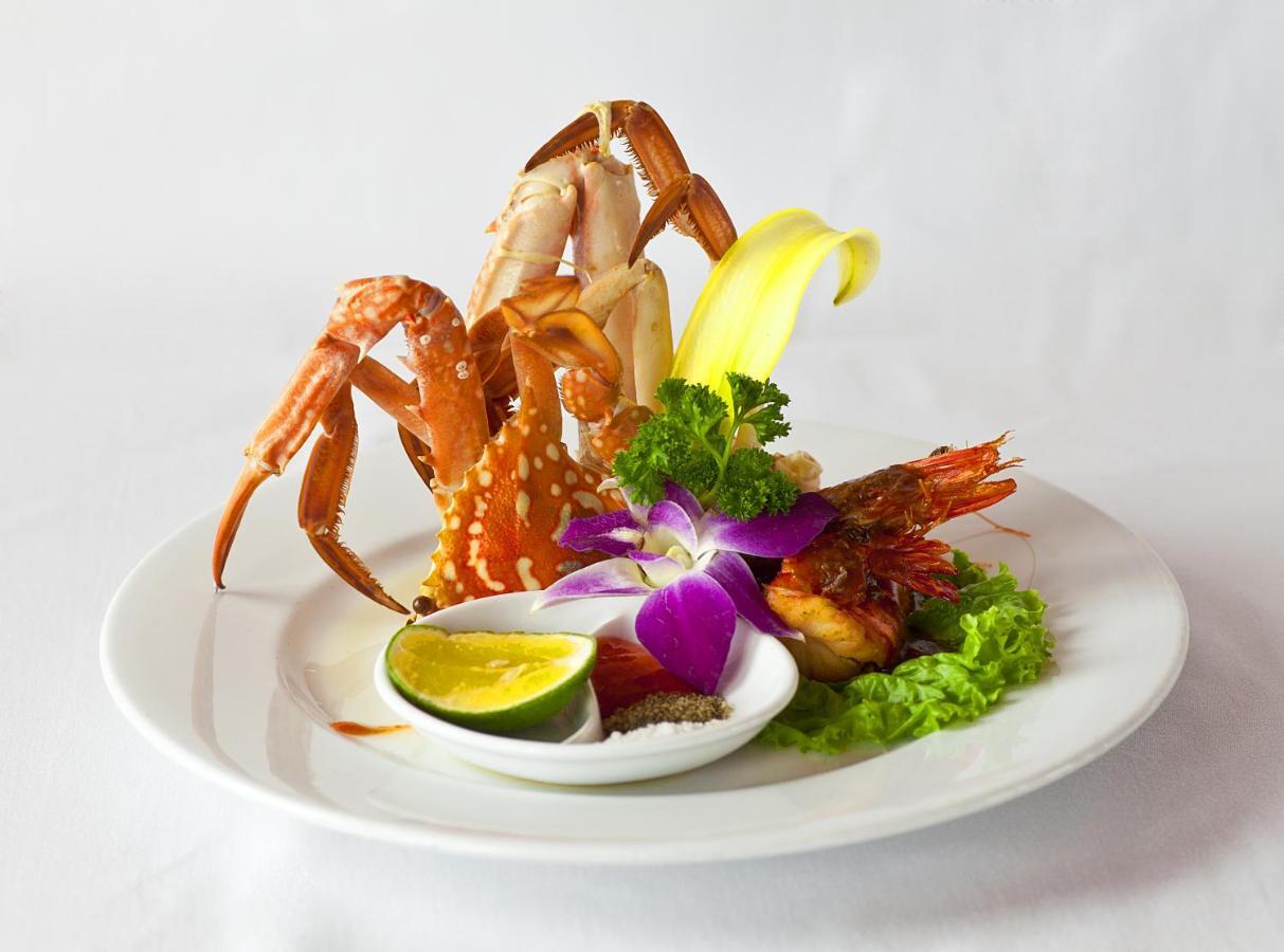  Indochina Sails Bay